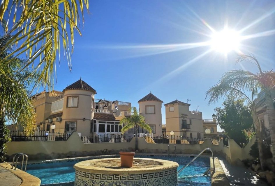 Segunda mano - Villa -
Orihuela Costa - Playa Flamenca