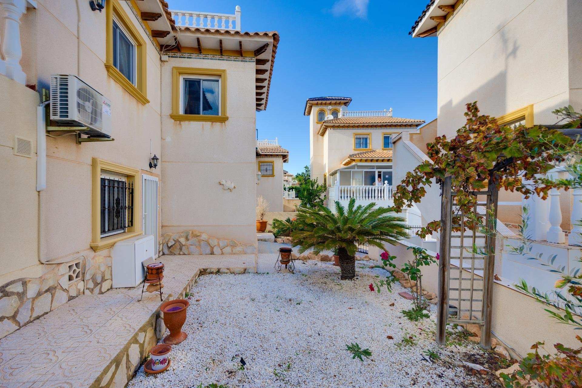 Segunda mano - Villa -
Orihuela Costa - Playa Flamenca