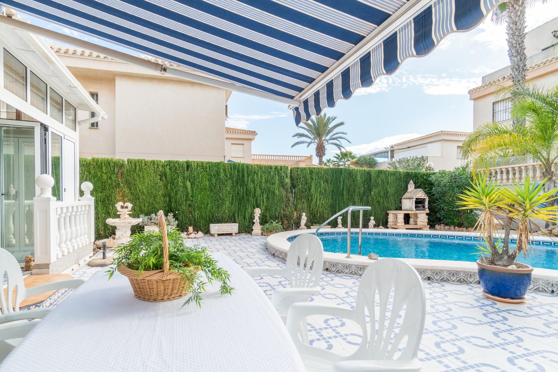 Segunda mano - Villa -
Orihuela Costa - Playa Flamenca