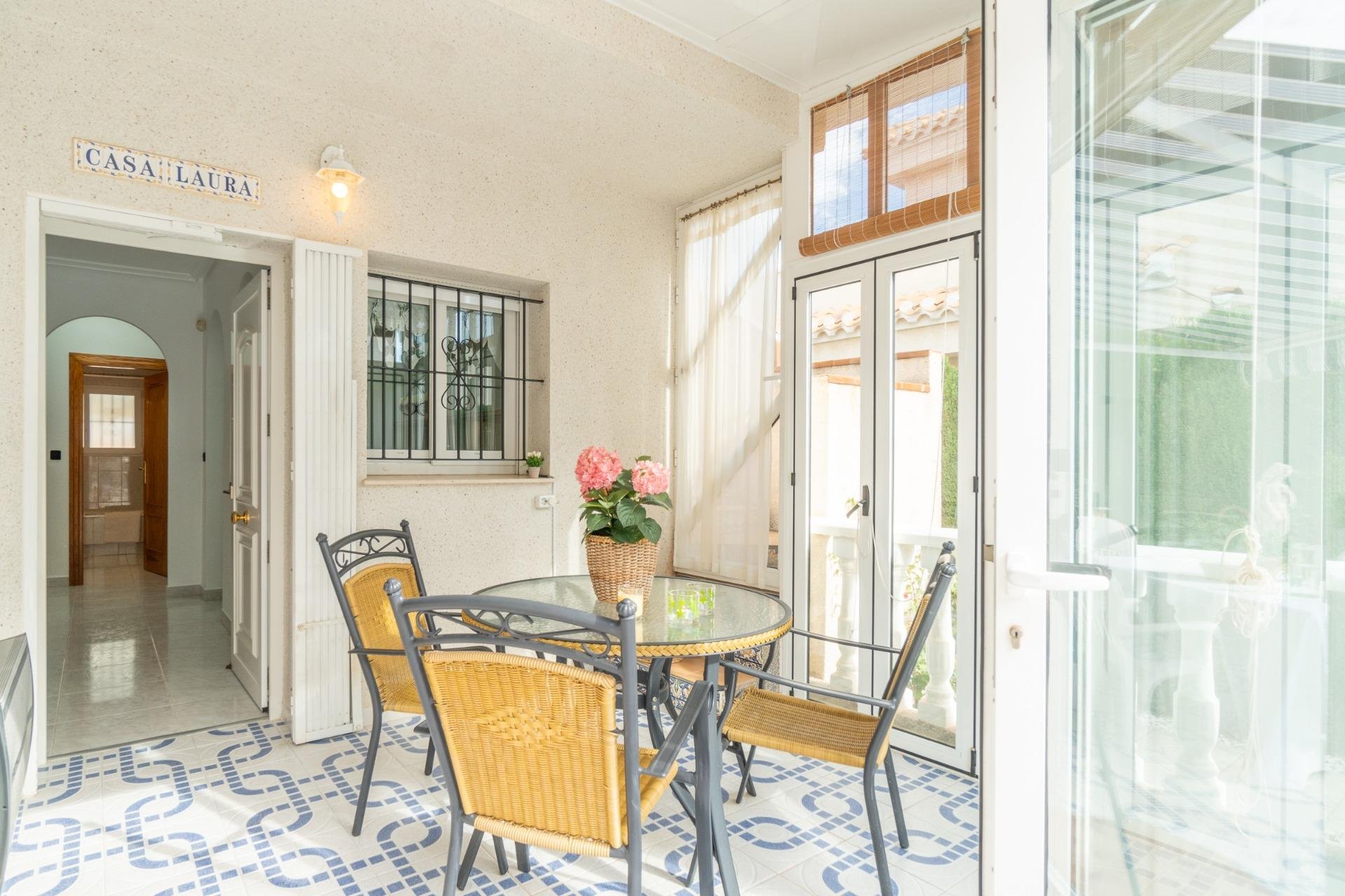 Segunda mano - Villa -
Orihuela Costa - Playa Flamenca
