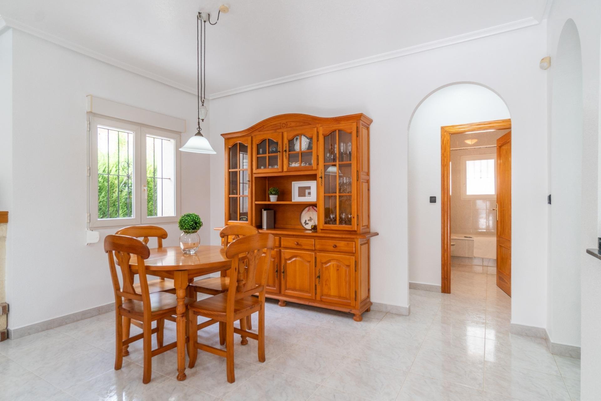 Segunda mano - Villa -
Orihuela Costa - Playa Flamenca