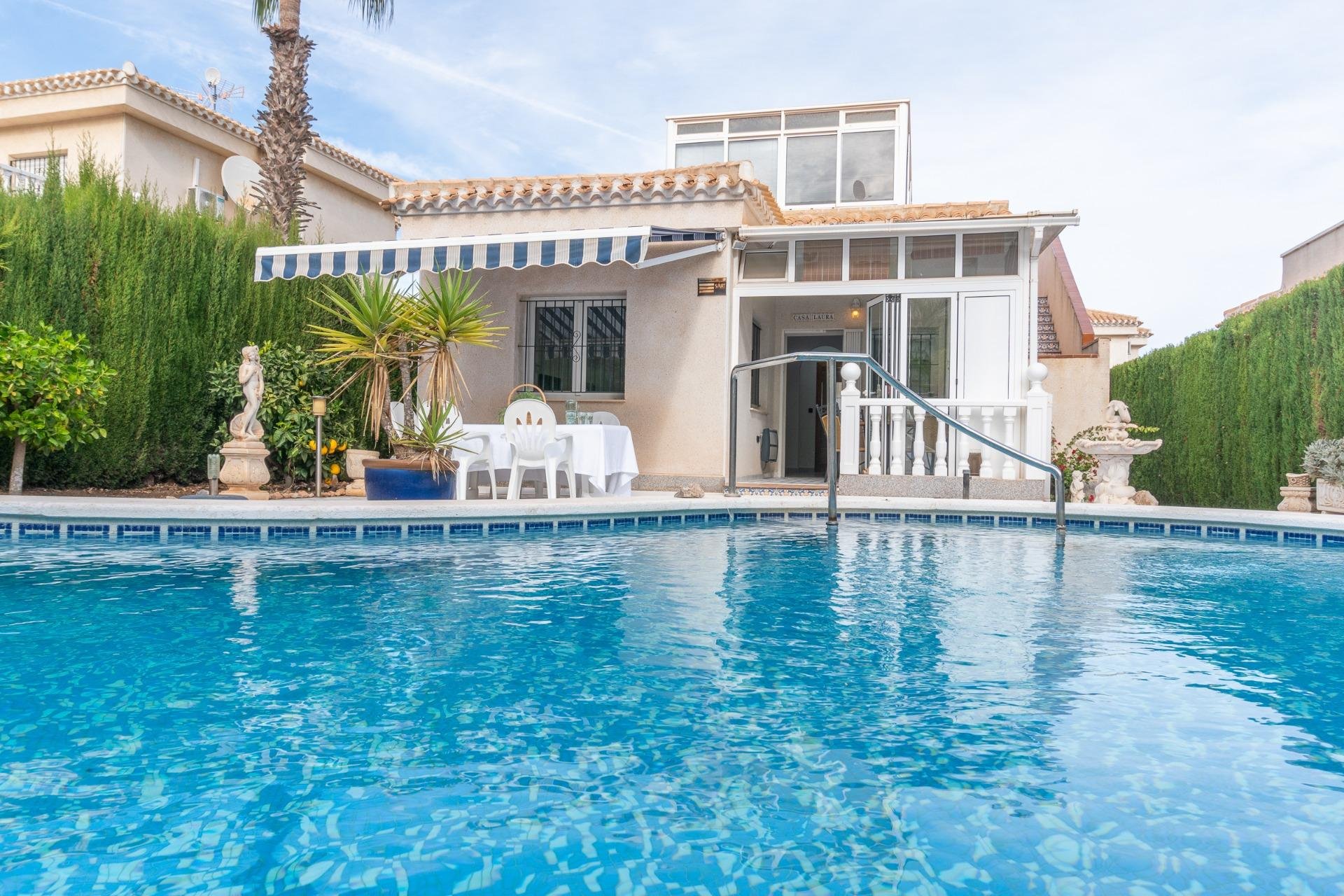 Segunda mano - Villa -
Orihuela Costa - Playa Flamenca