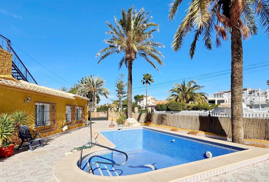 Segunda mano - Villa -
Orihuela Costa - Rocio del Mar