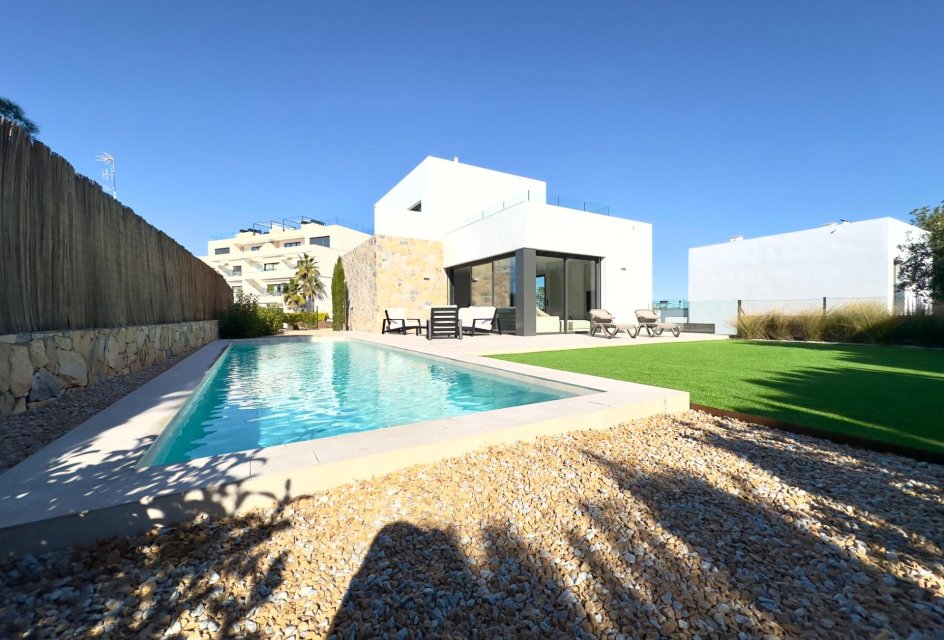 Segunda mano - Villa -
Orihuela - Las Colinas Golf