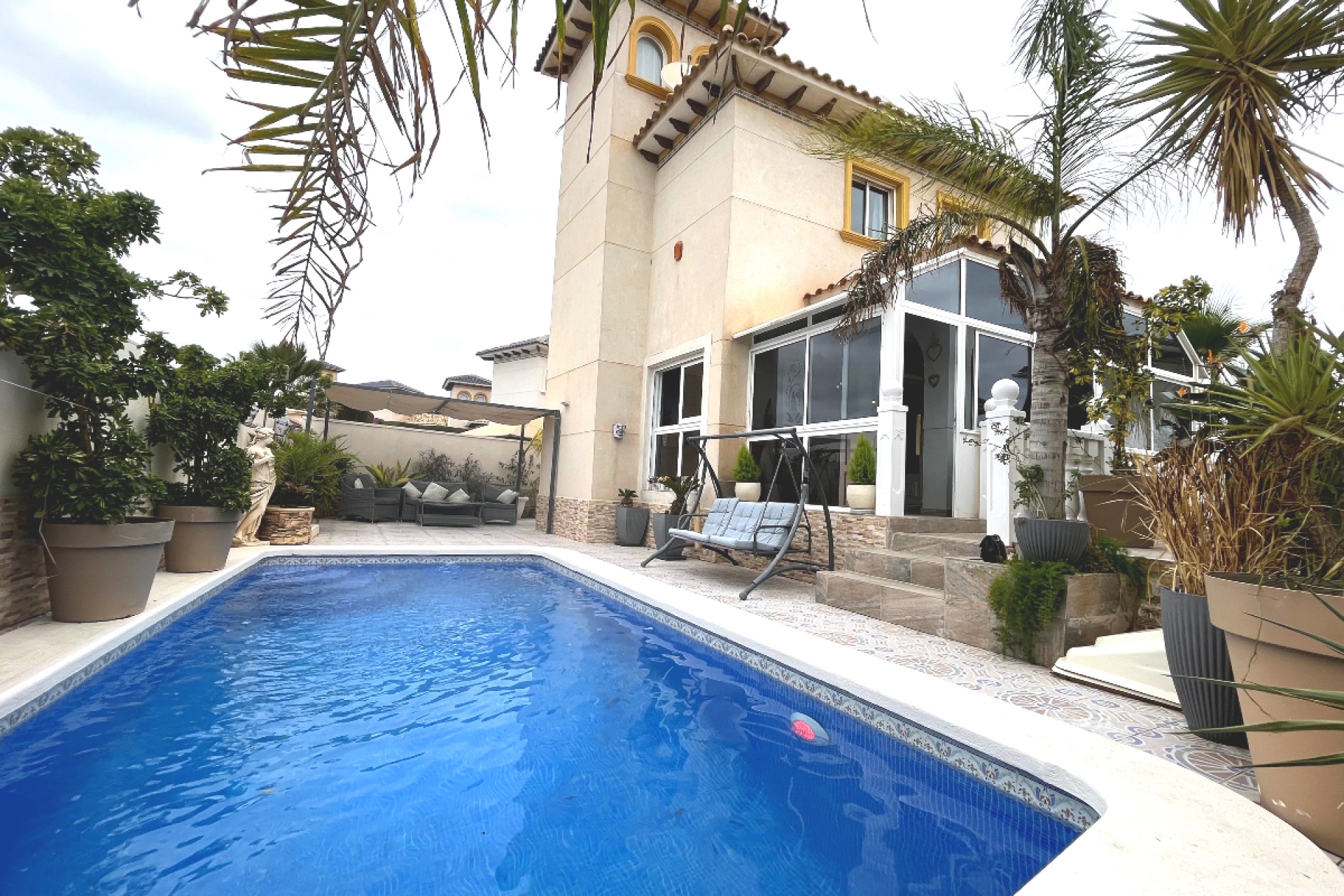 Segunda mano - Villa -
Playa Flamenca