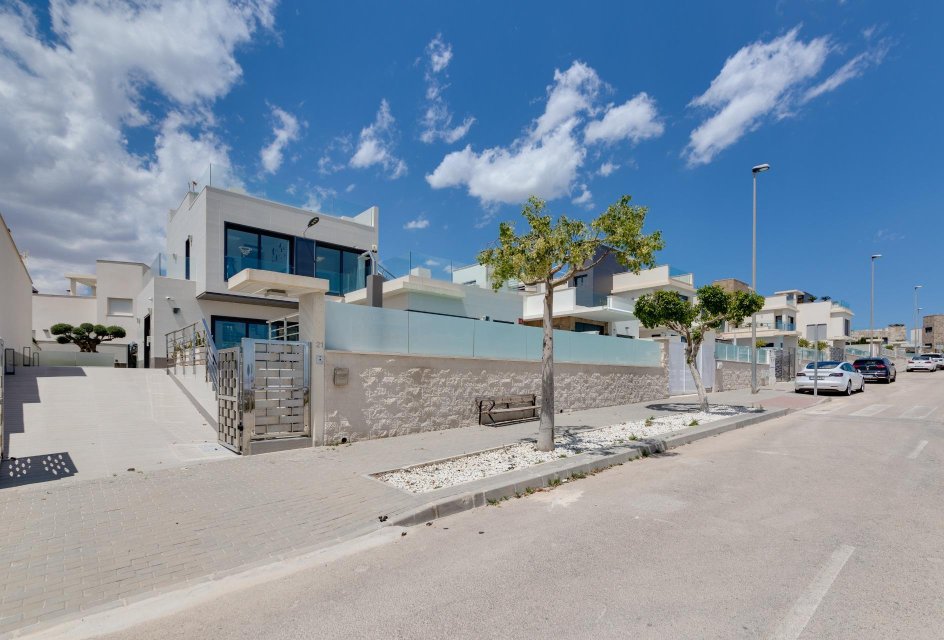 Segunda mano - Villa -
San Miguel de Salinas - Cerro del Sol