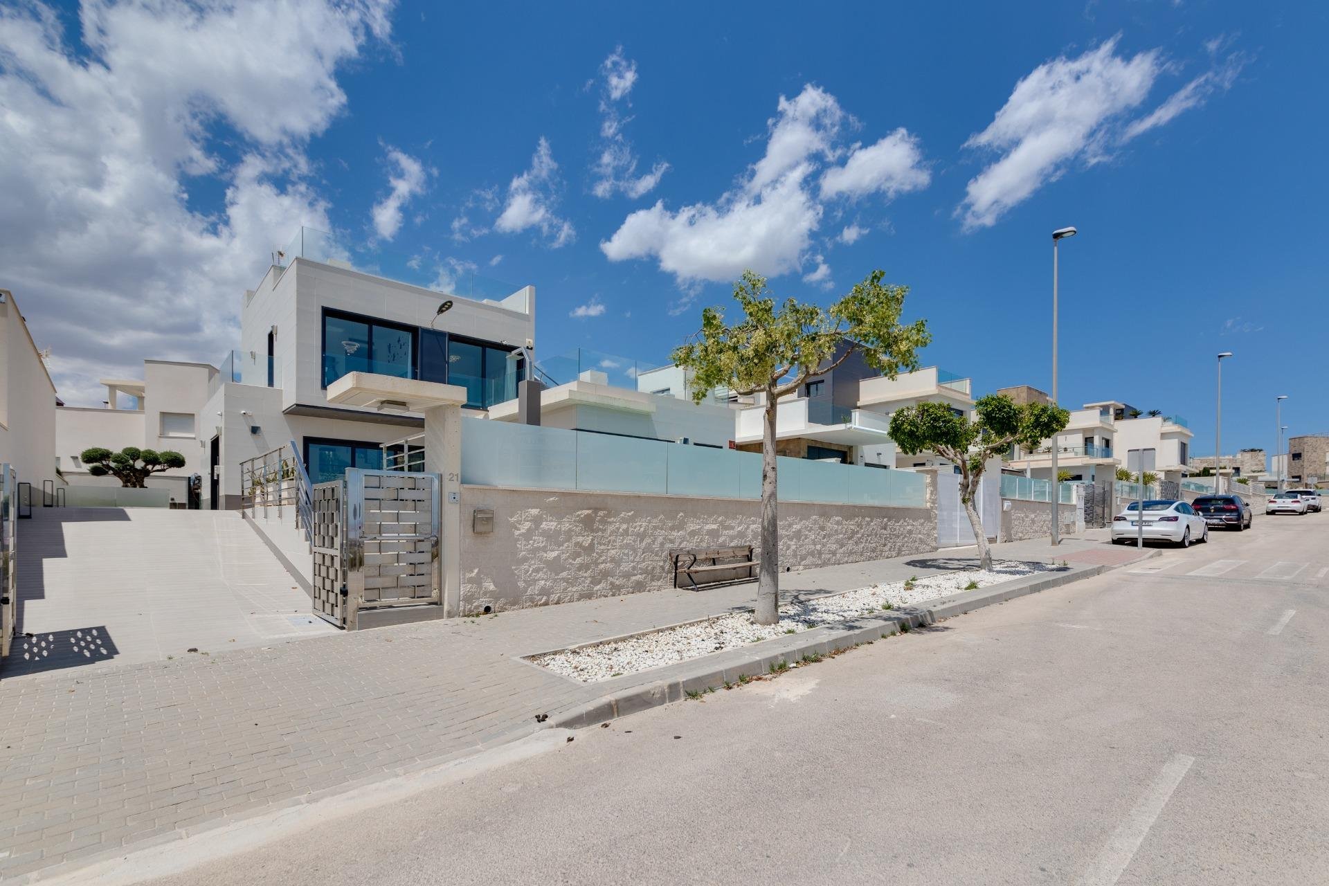 Segunda mano - Villa -
San Miguel de Salinas - Cerro del Sol