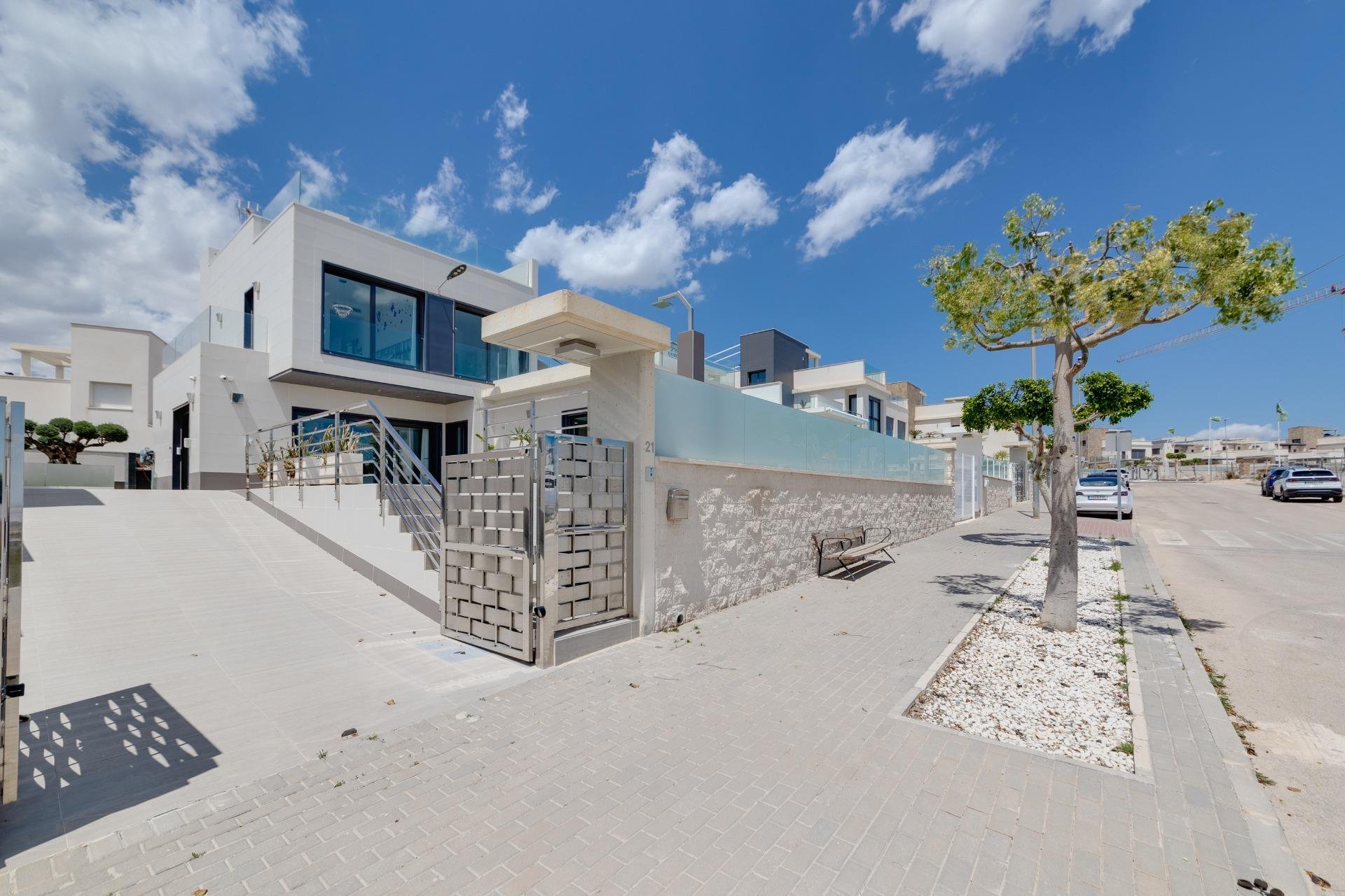 Segunda mano - Villa -
San Miguel de Salinas - Cerro del Sol