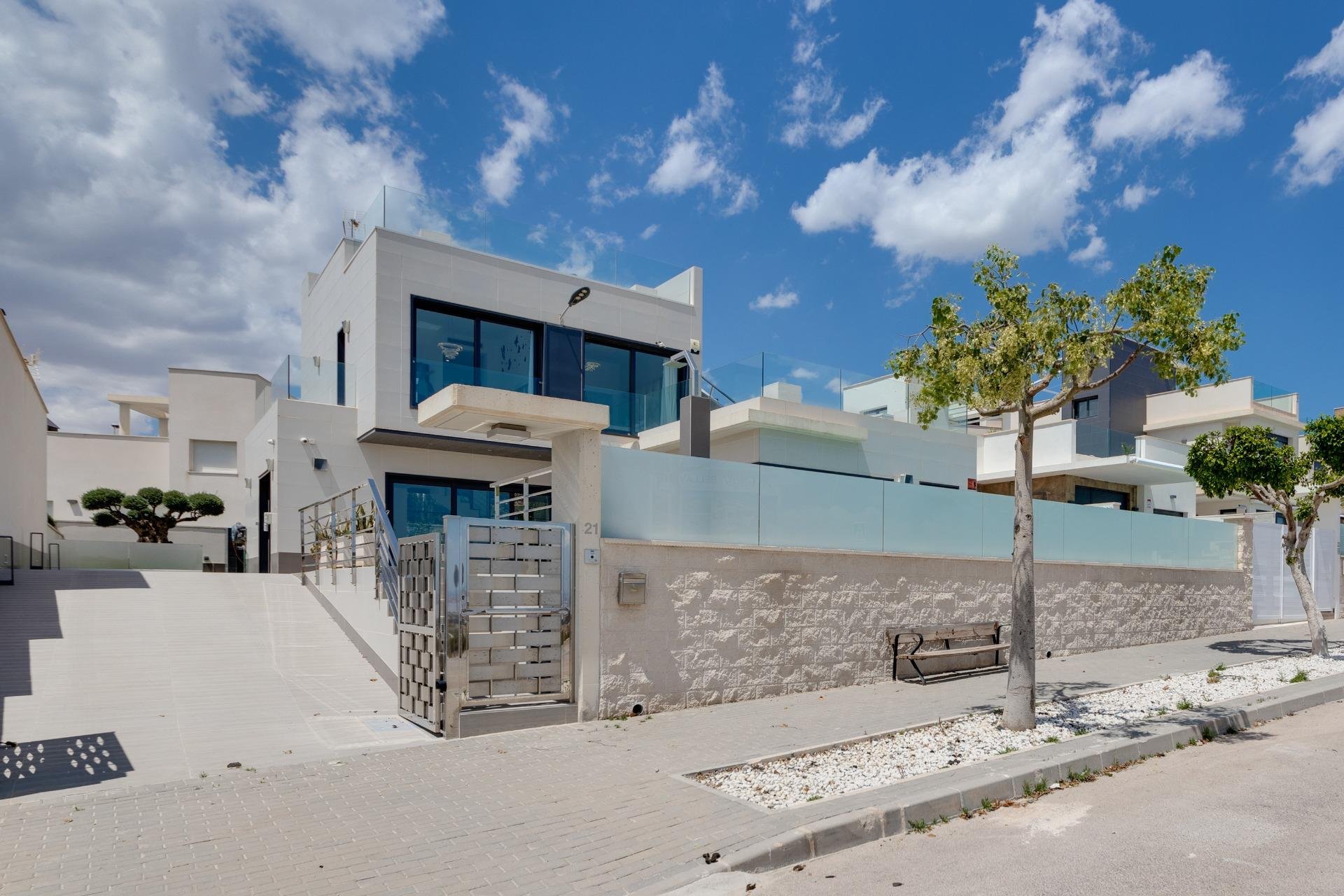 Segunda mano - Villa -
San Miguel de Salinas - Cerro del Sol