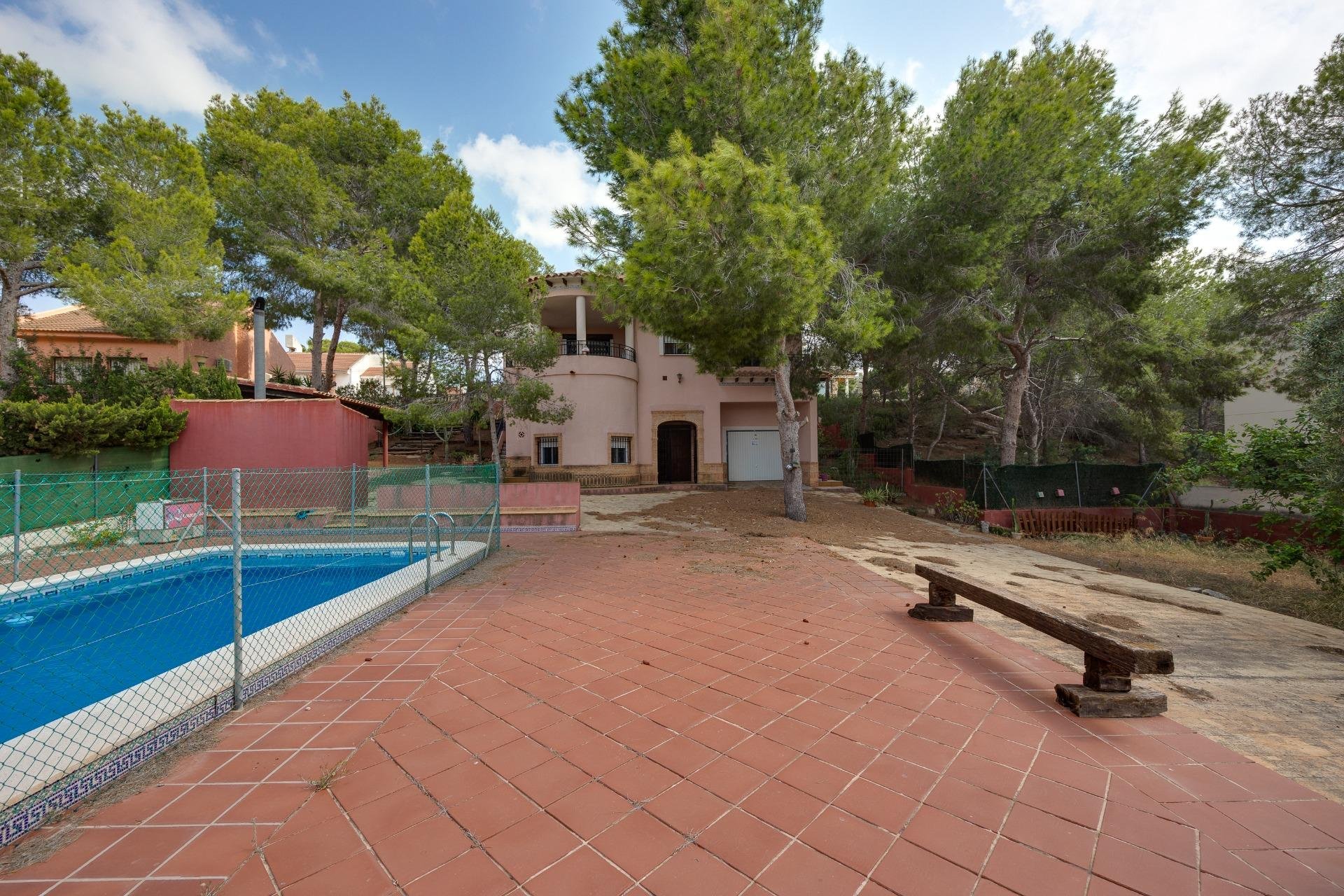 Segunda mano - Villa -
San Miguel de Salinas - Ciudad de las comunicaciones