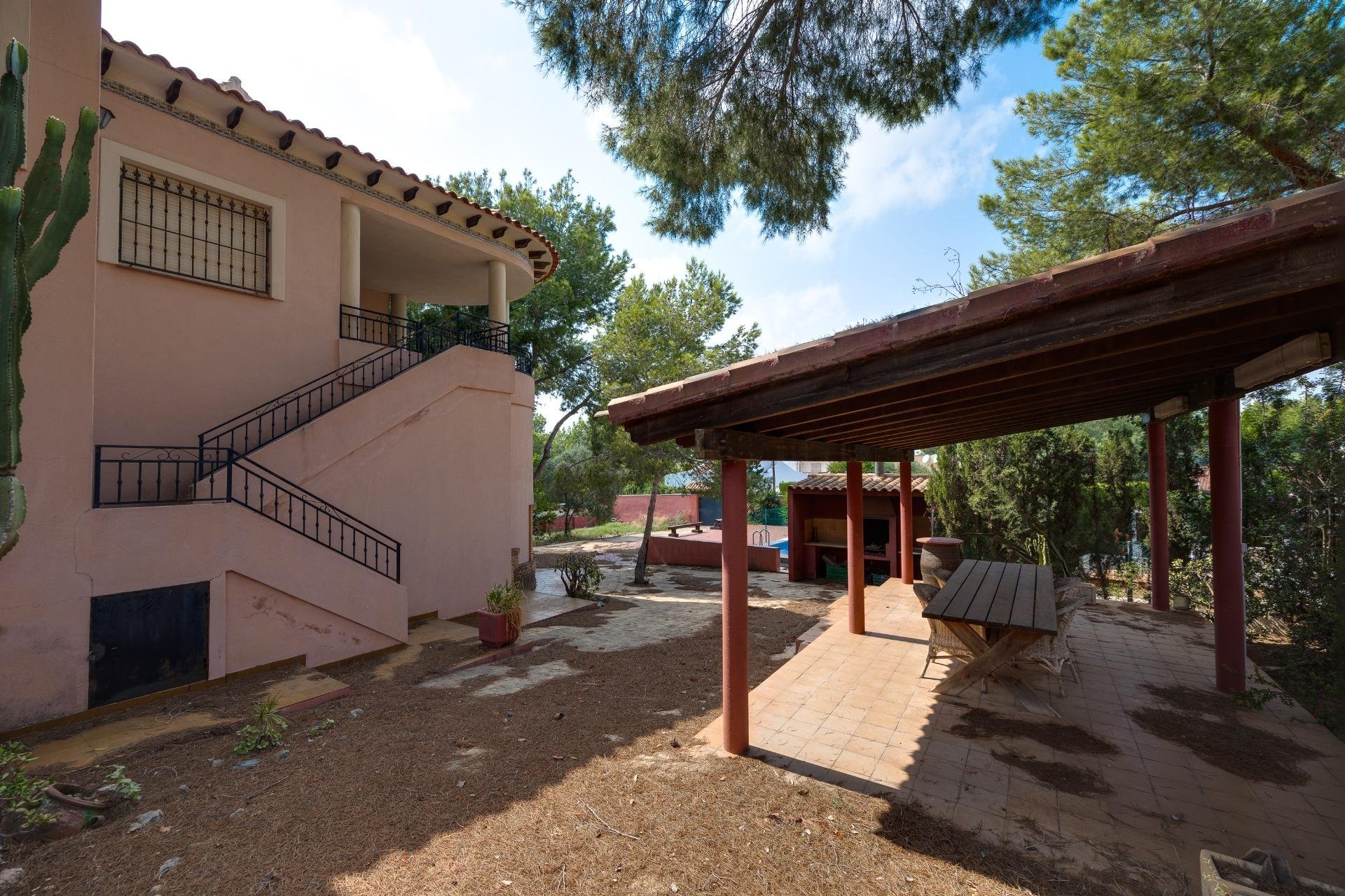 Segunda mano - Villa -
San Miguel de Salinas - Ciudad de las comunicaciones