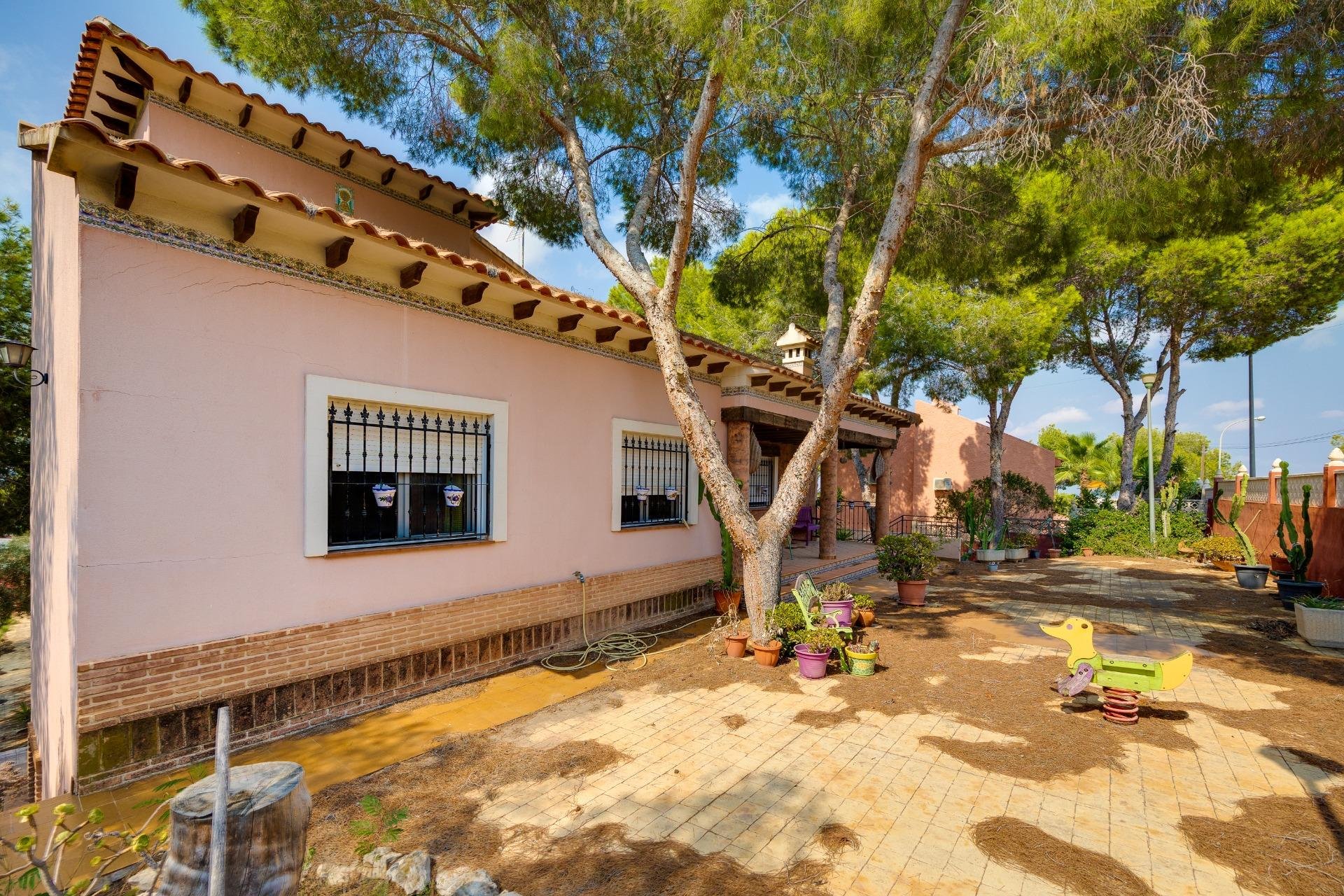 Segunda mano - Villa -
San Miguel de Salinas - Ciudad de las comunicaciones