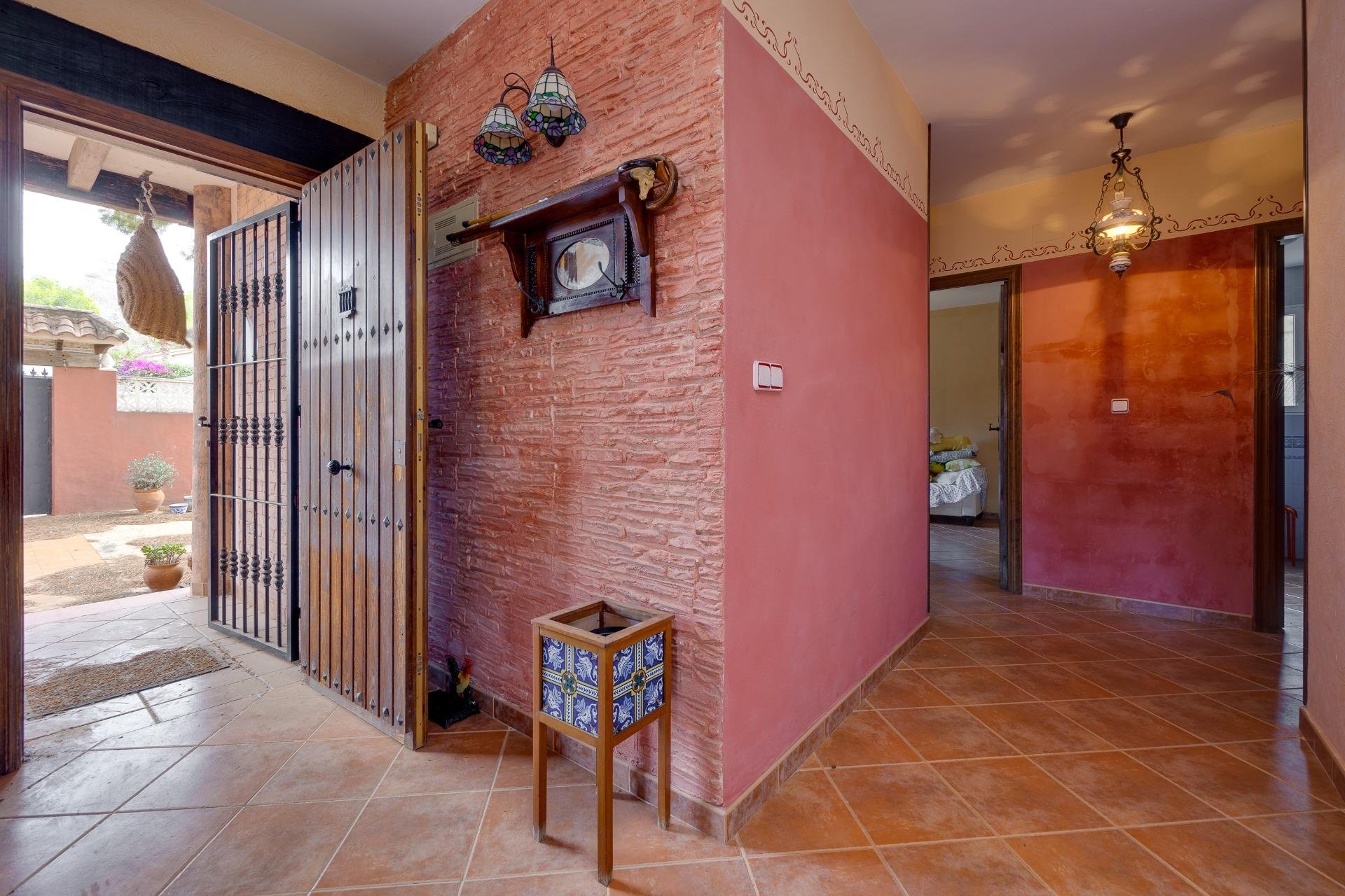 Segunda mano - Villa -
San Miguel de Salinas - Ciudad de las comunicaciones