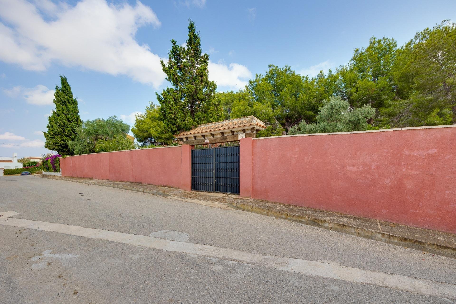 Segunda mano - Villa -
San Miguel de Salinas - Ciudad de las comunicaciones
