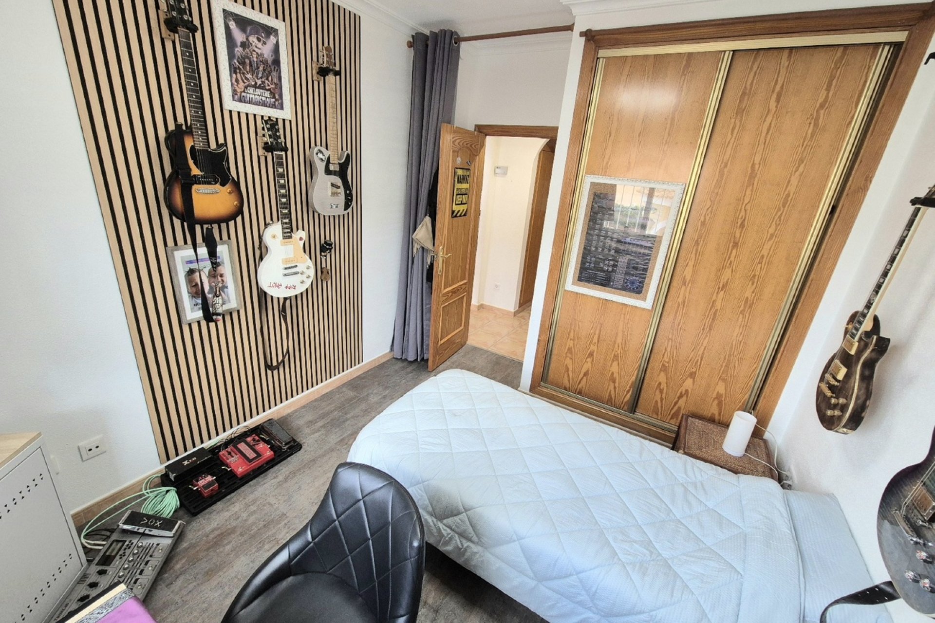 Segunda mano - Villa -
San Miguel de Salinas - Ciudad de las comunicaciones