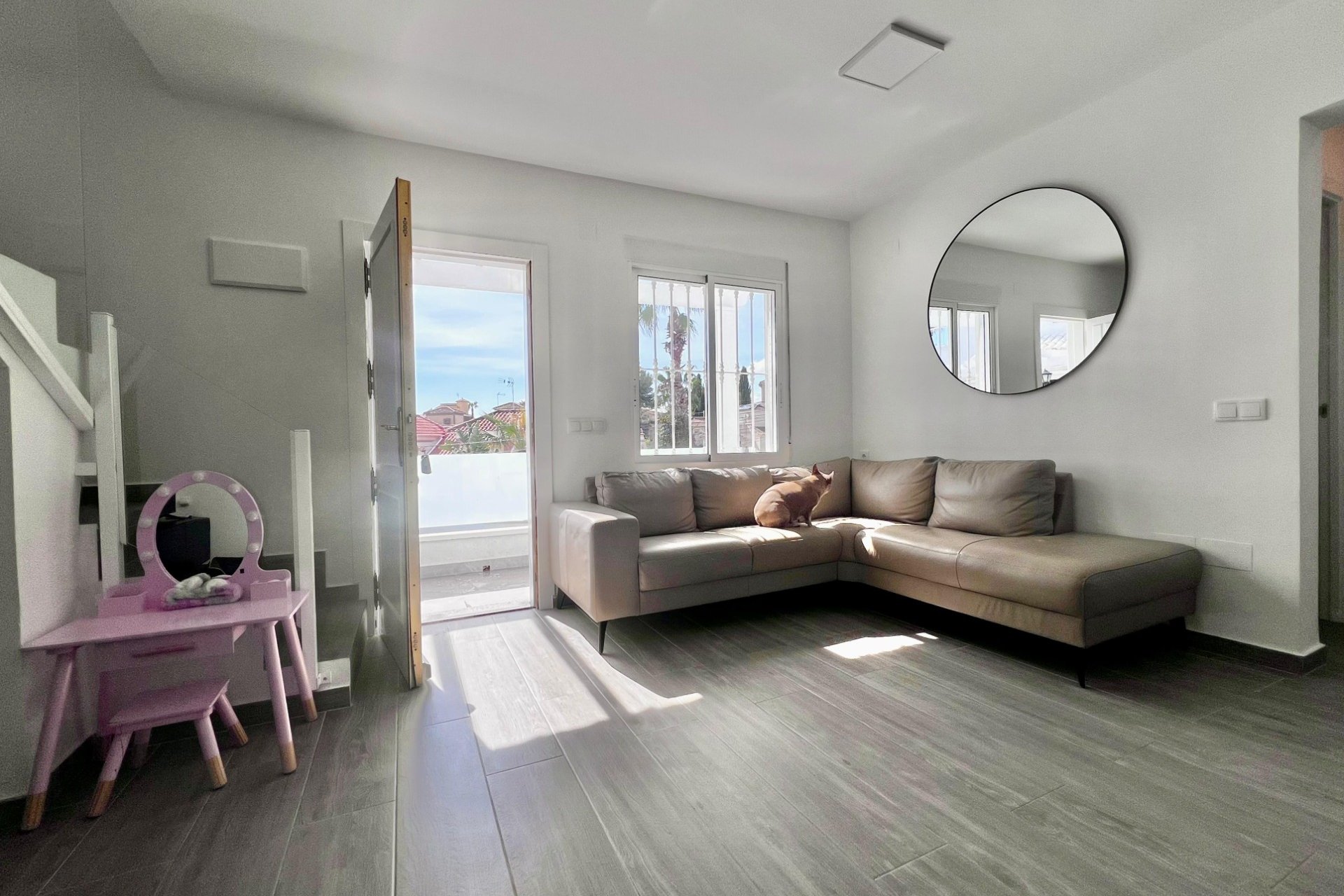 Segunda mano - Villa -
San Miguel de Salinas - Las filipinas