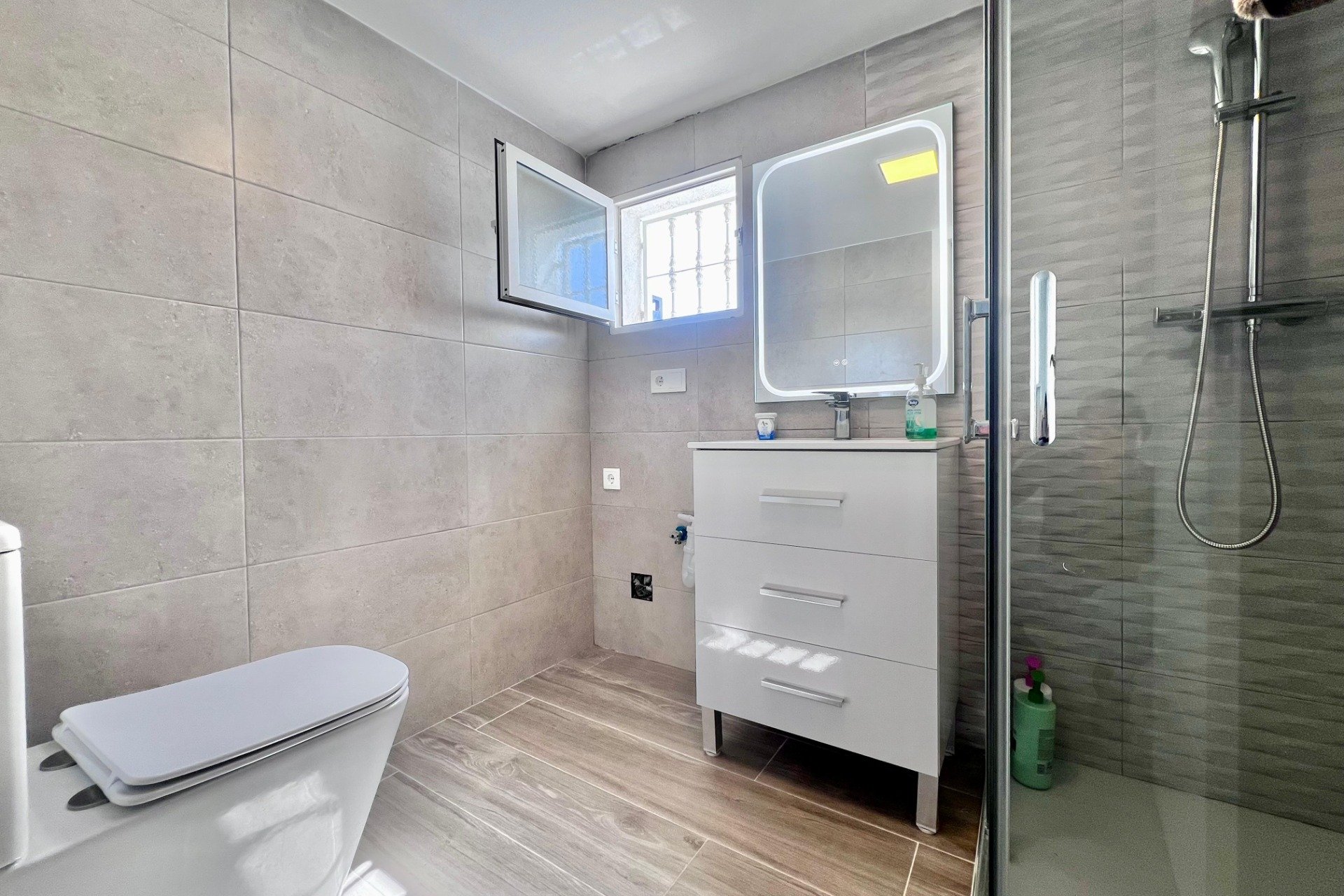 Segunda mano - Villa -
San Miguel de Salinas - Las filipinas