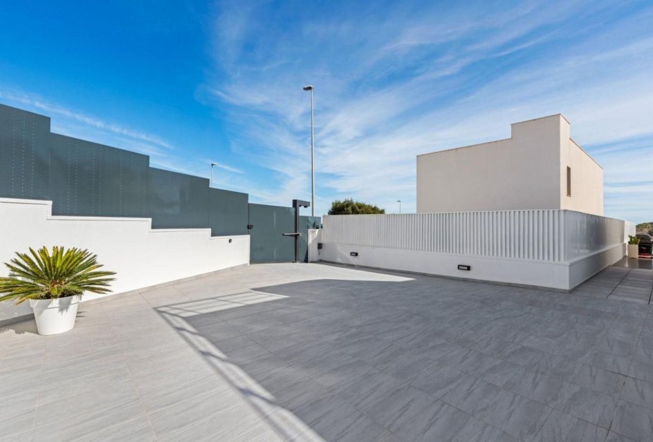 Segunda mano - Villa -
San Miguel de Salinas - Urbanizaciones