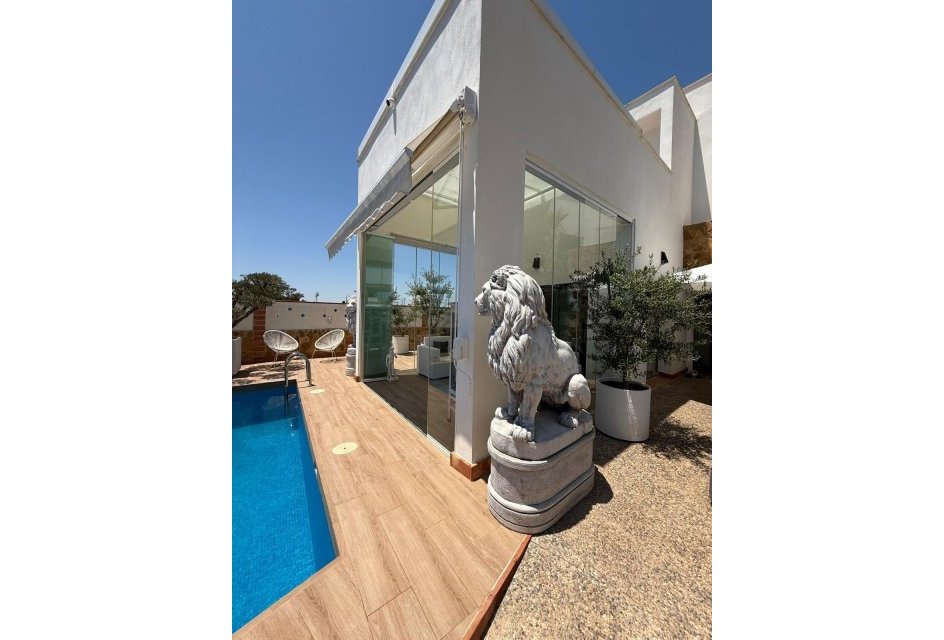 Segunda mano - Villa -
Torrevieja - Aguas Nuevas