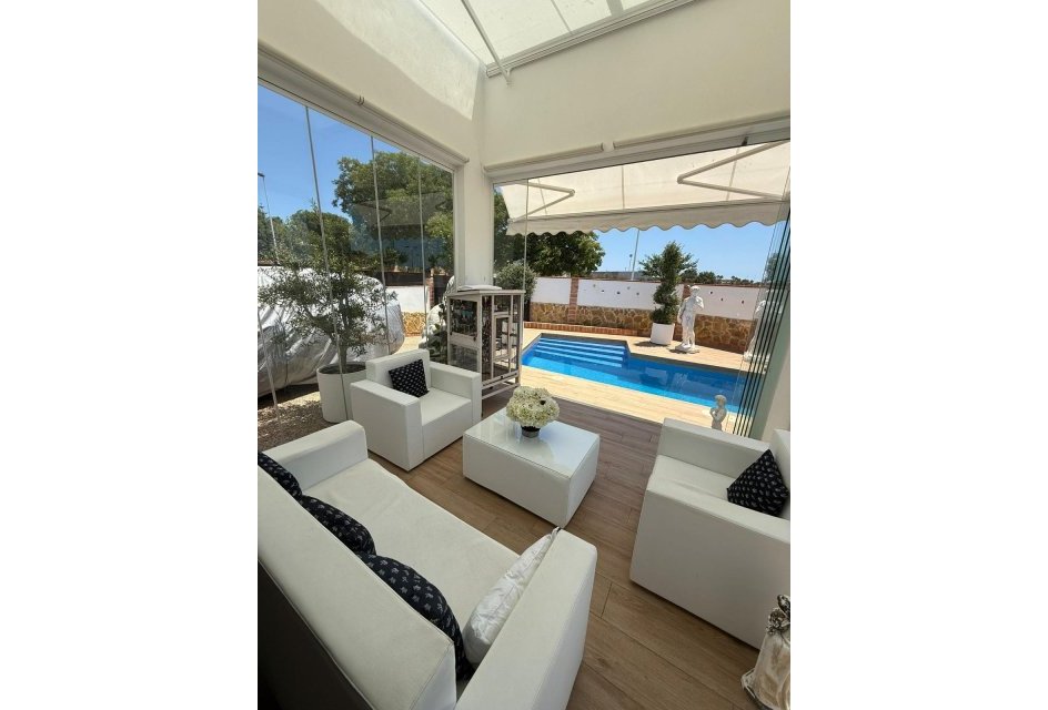 Segunda mano - Villa -
Torrevieja - Aguas Nuevas