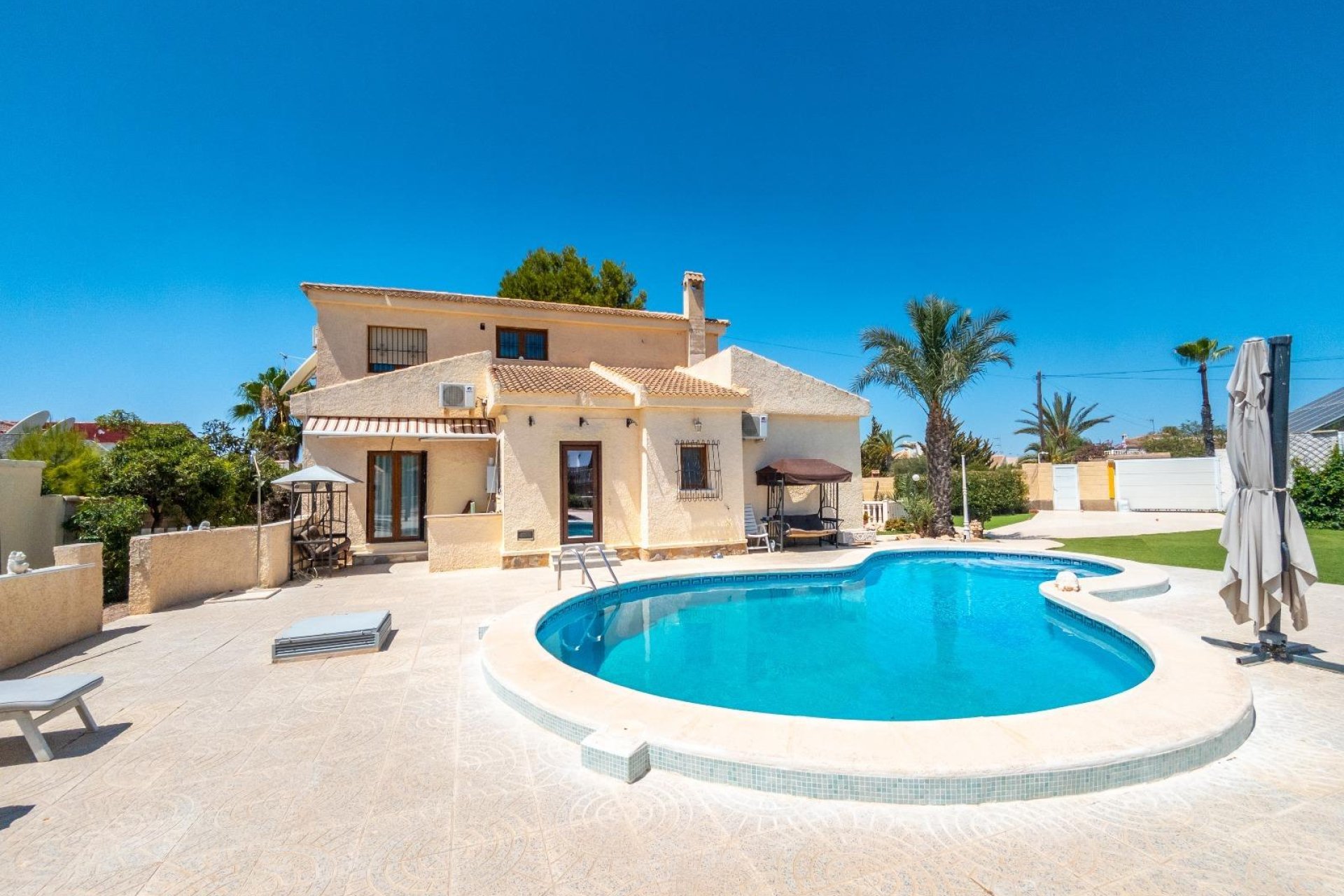 Segunda mano - Villa -
Torrevieja - El chaparral