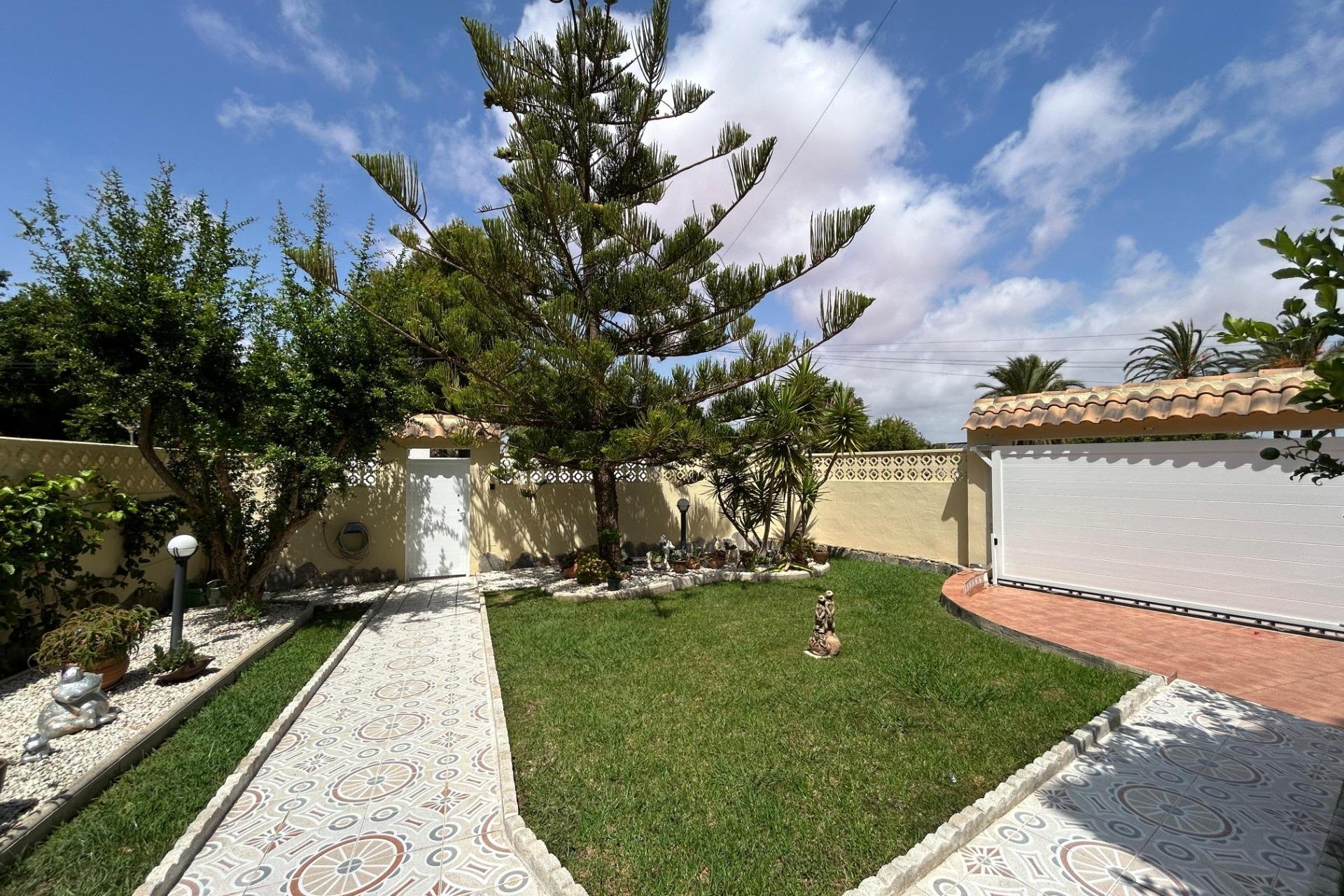 Segunda mano - Villa -
Torrevieja - La Siesta - El Salado - Torreta