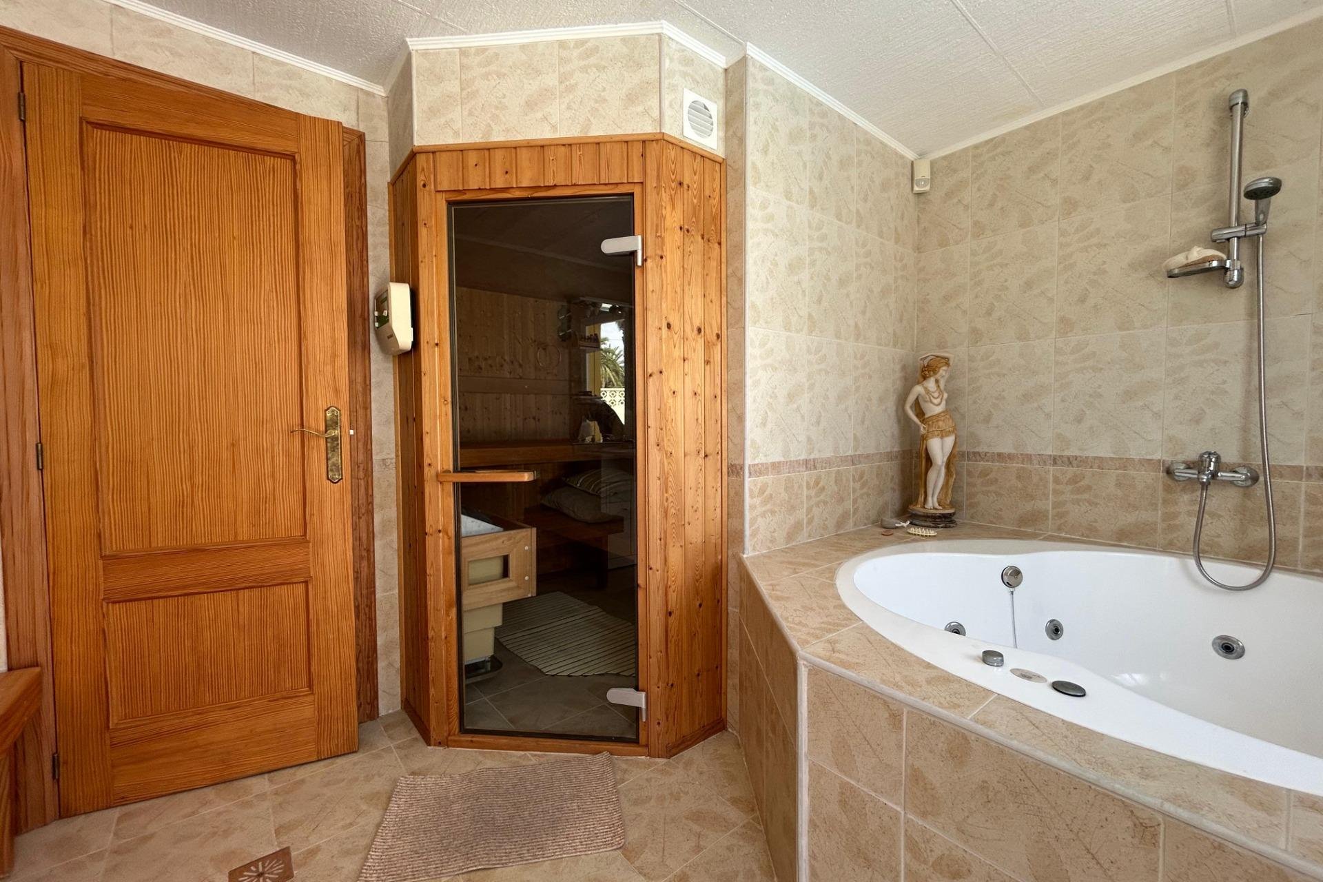 Segunda mano - Villa -
Torrevieja - La Siesta - El Salado - Torreta