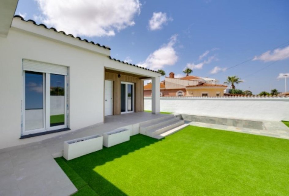 Segunda mano - Villa -
Torrevieja - La Siesta - El Salado - Torreta