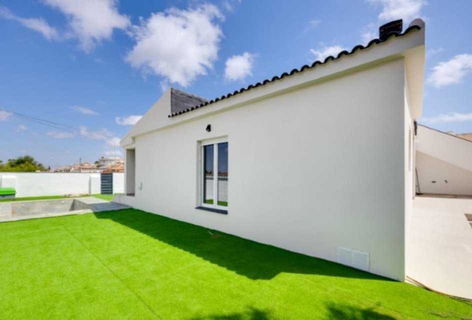 Segunda mano - Villa -
Torrevieja - La Siesta - El Salado - Torreta