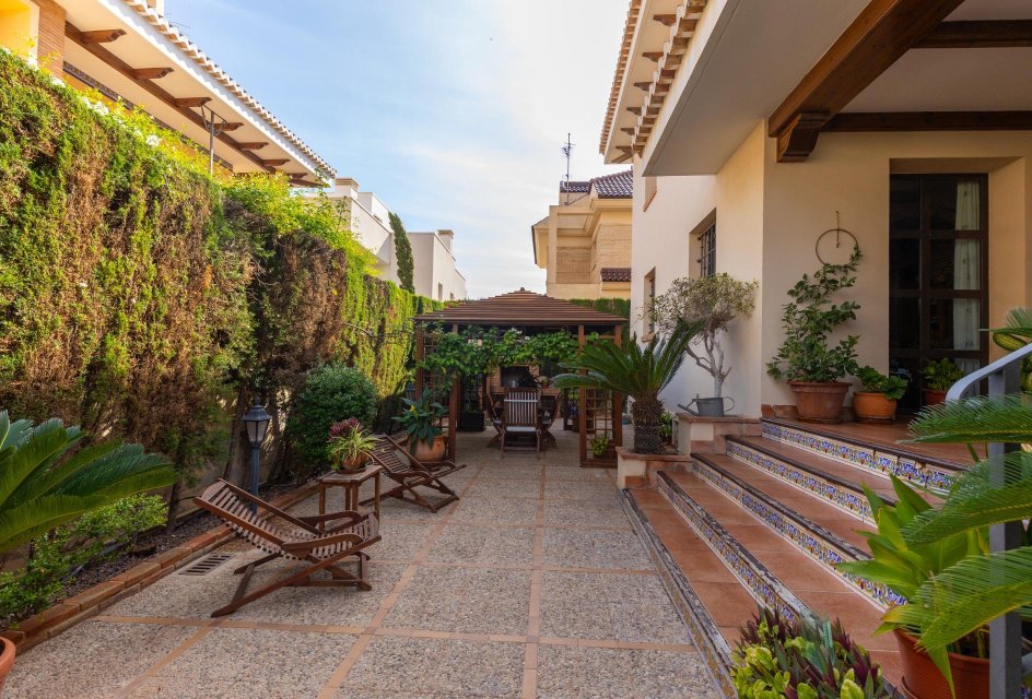 Segunda mano - Villa -
Torrevieja - La veleta