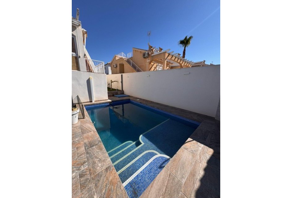 Segunda mano - Villa -
Torrevieja - Los Balcones - Los Altos del Edén