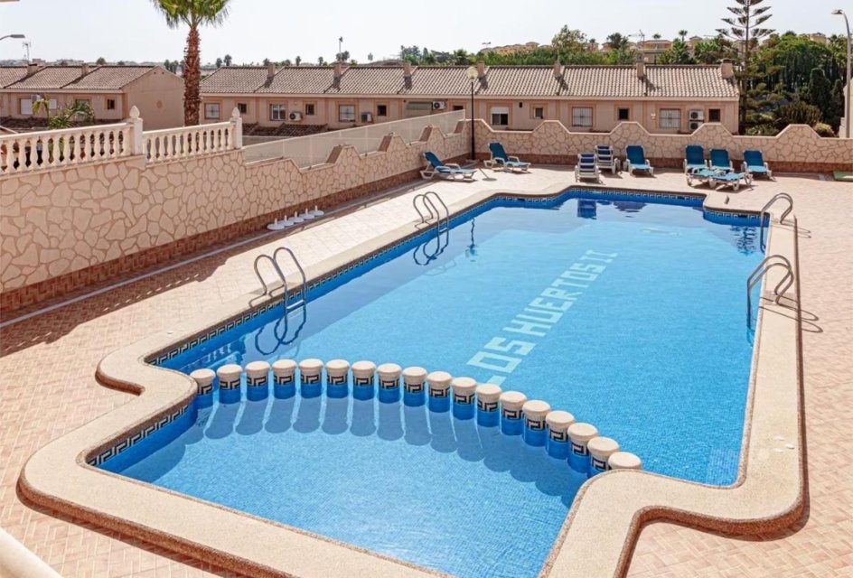 Segunda mano - Villa -
Torrevieja - Los Balcones - Los Altos del Edén