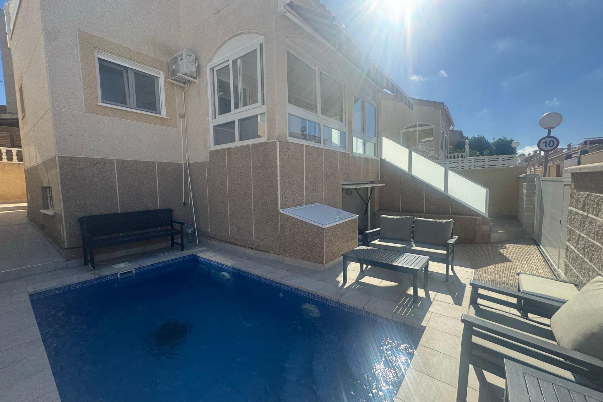 Segunda mano - Villa -
Torrevieja - Los Balcones - Los Altos del Edén