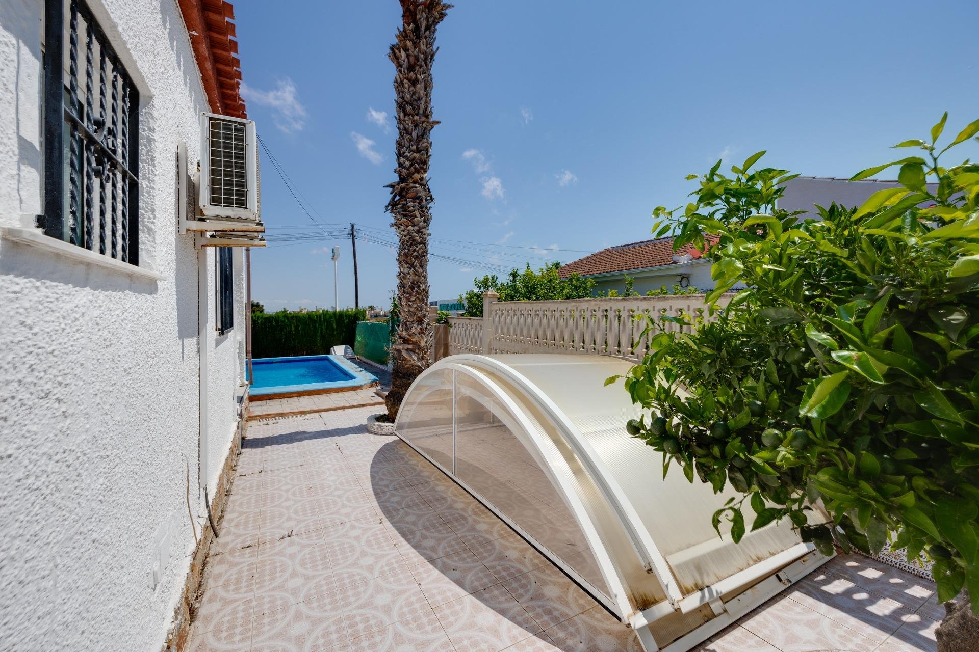 Segunda mano - Villa -
Torrevieja - Los Balcones - Los Altos del Edén