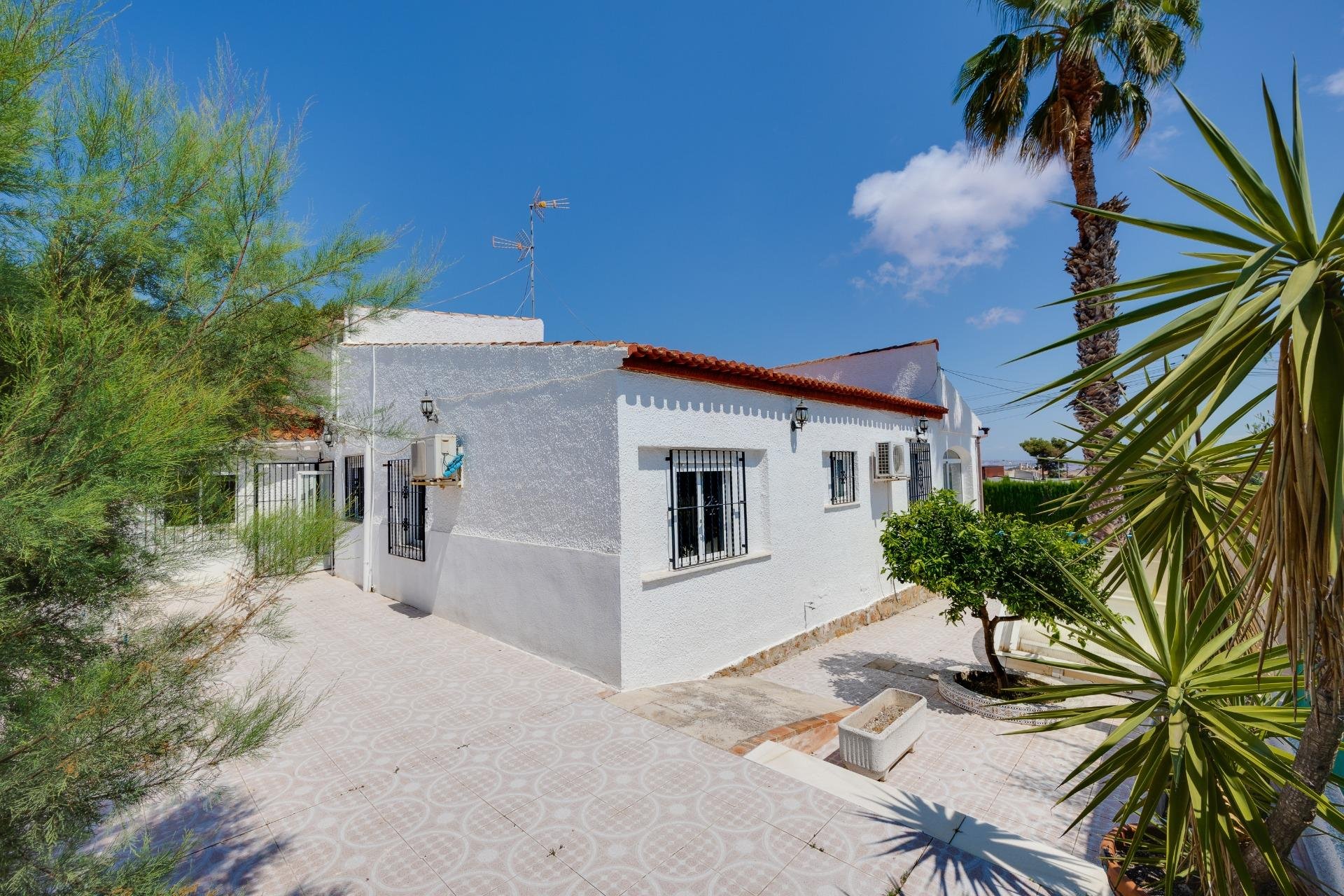 Segunda mano - Villa -
Torrevieja - Los Balcones - Los Altos del Edén