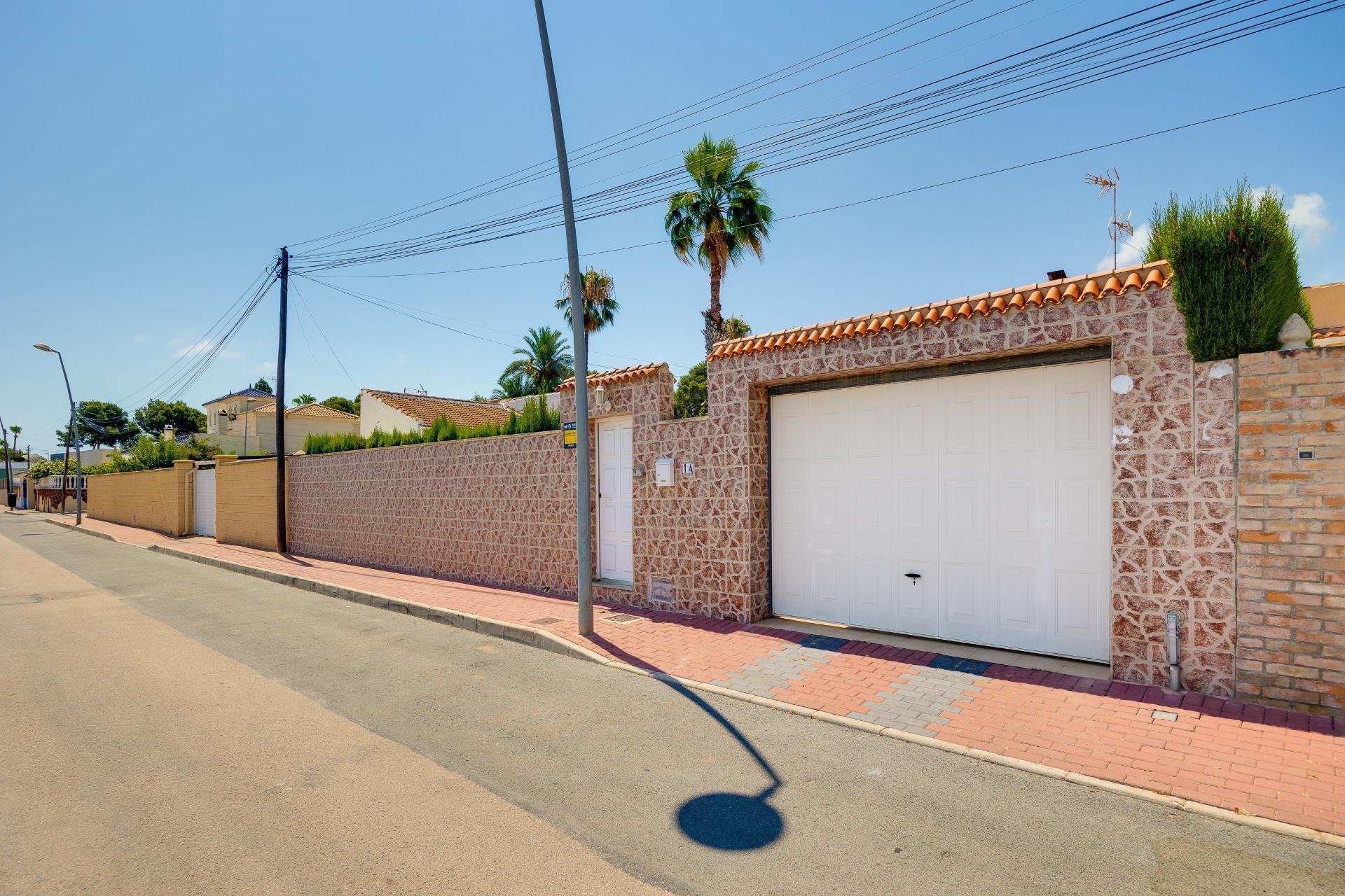 Segunda mano - Villa -
Torrevieja - Los Balcones - Los Altos del Edén