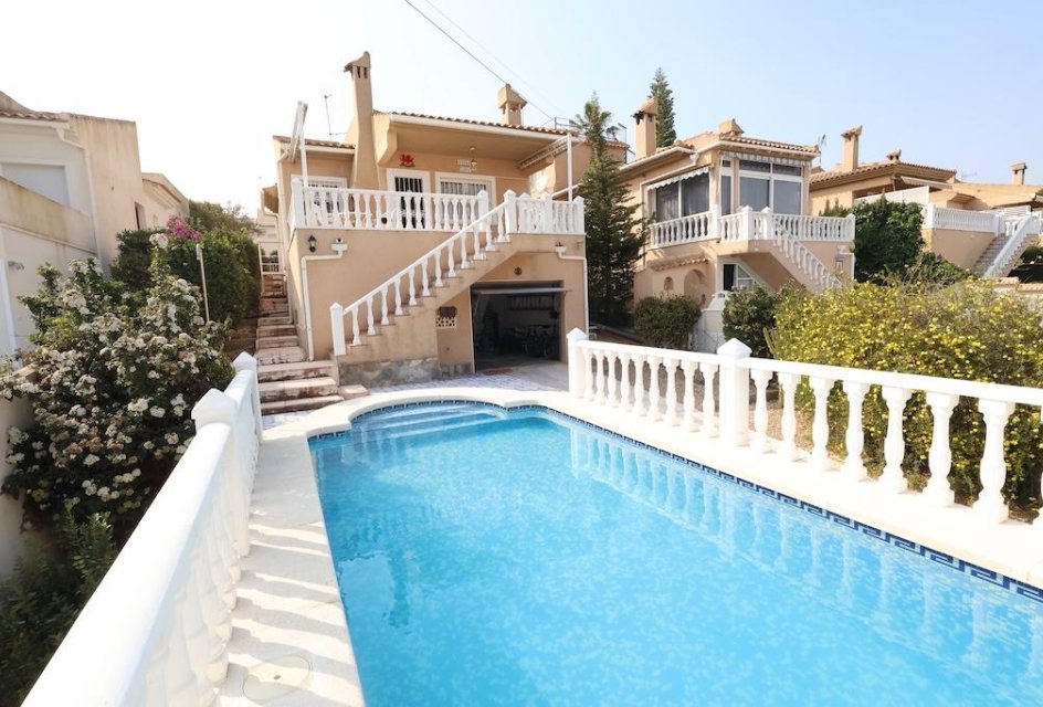 Segunda mano - Villa -
Torrevieja - Los Balcones - Los Altos del Edén