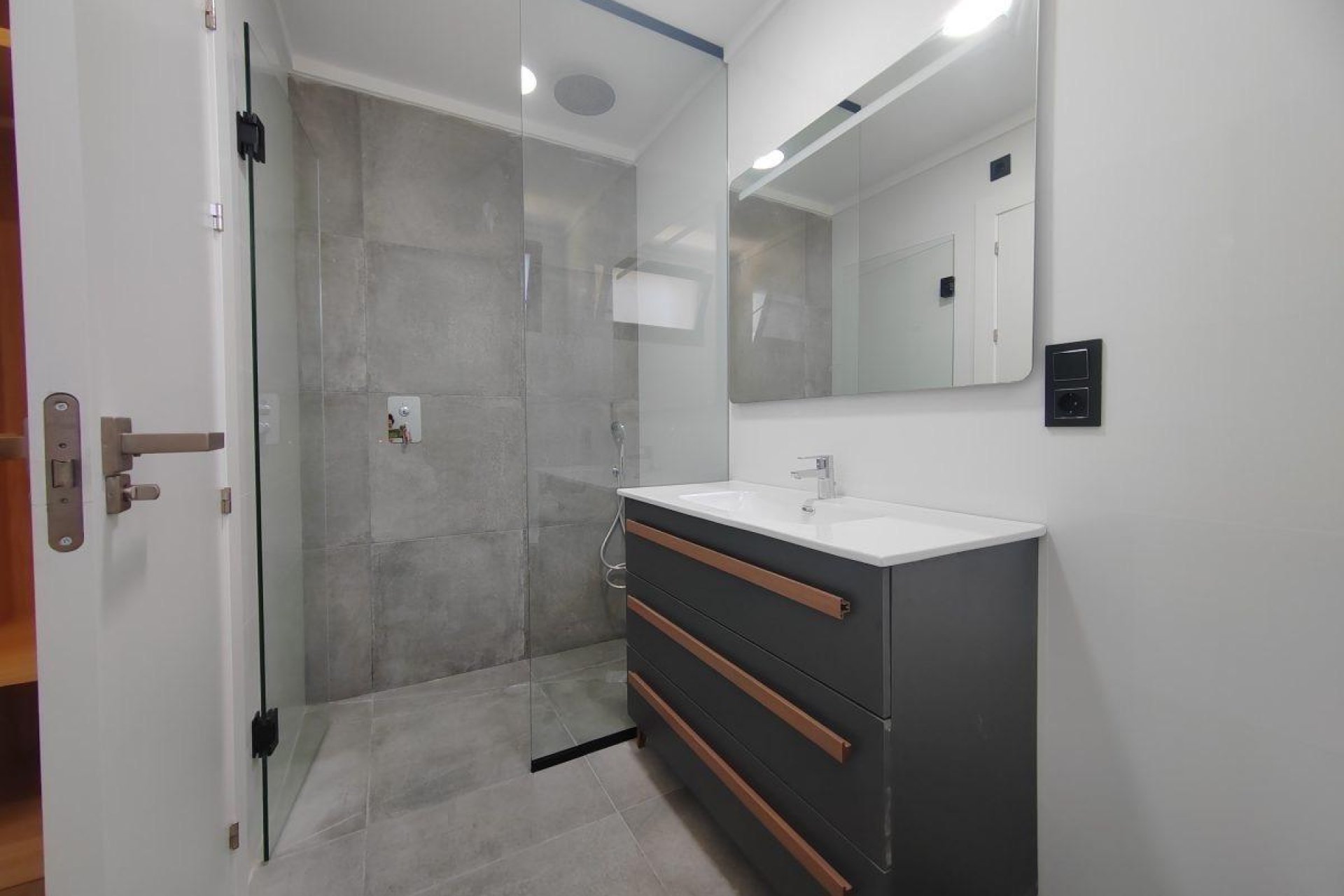 Segunda mano - Villa -
Torrevieja - Los balcones