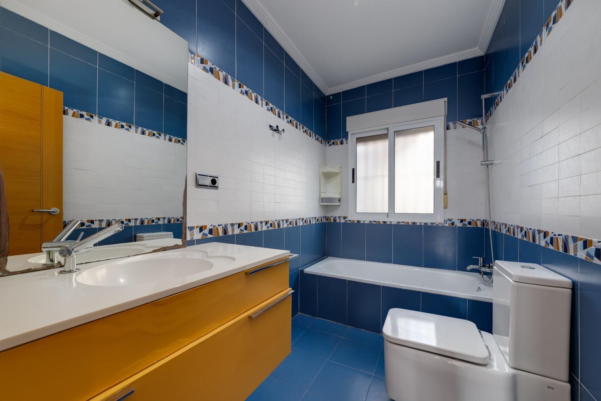 Segunda mano - Villa -
Torrevieja - Los balcones