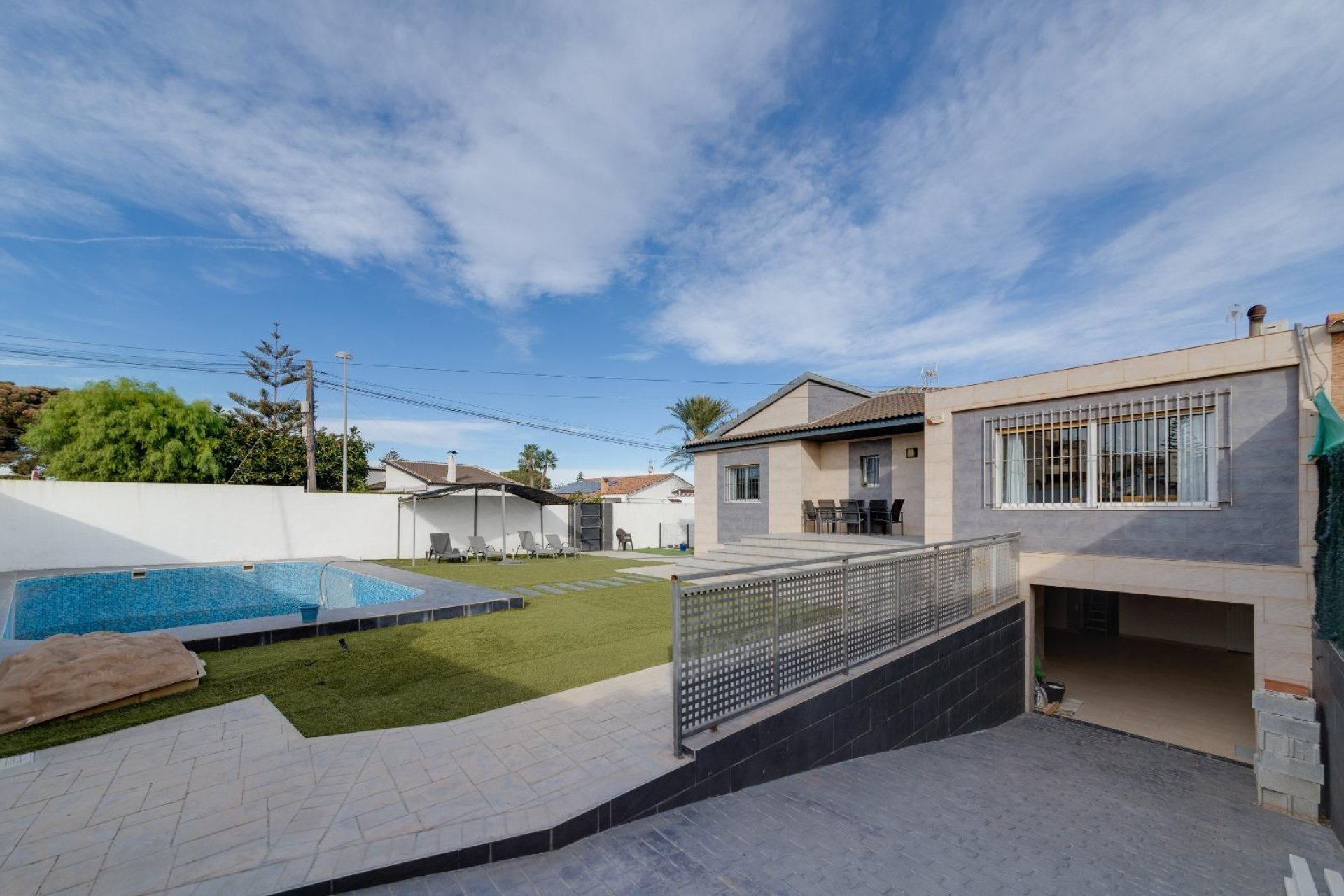 Segunda mano - Villa -
Torrevieja - Los balcones