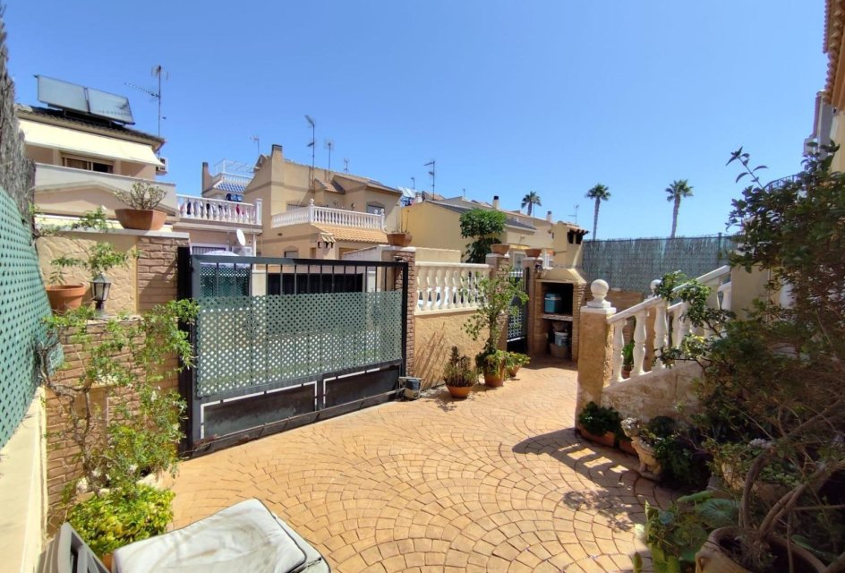 Segunda mano - Villa -
Torrevieja - Parque las naciones
