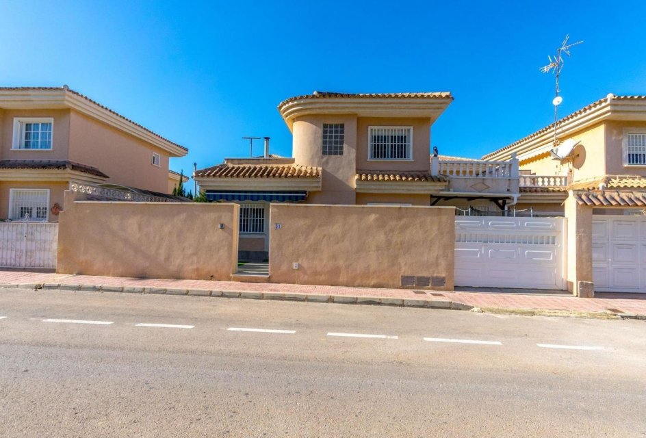Segunda mano - Villa -
Torrevieja - Punta prima