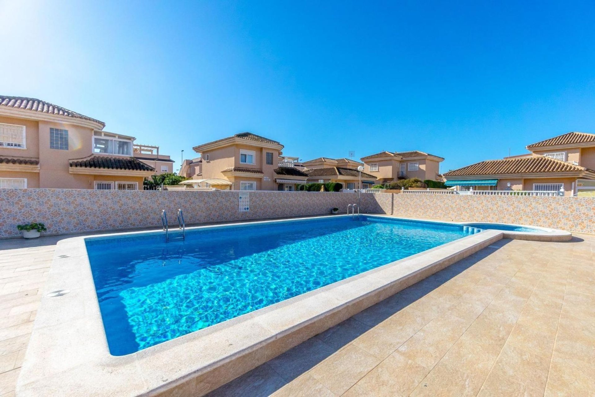 Segunda mano - Villa -
Torrevieja - Punta prima