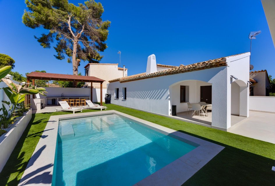 Short Term Rental - Villa -
Orihuela Costa - Punta Prima