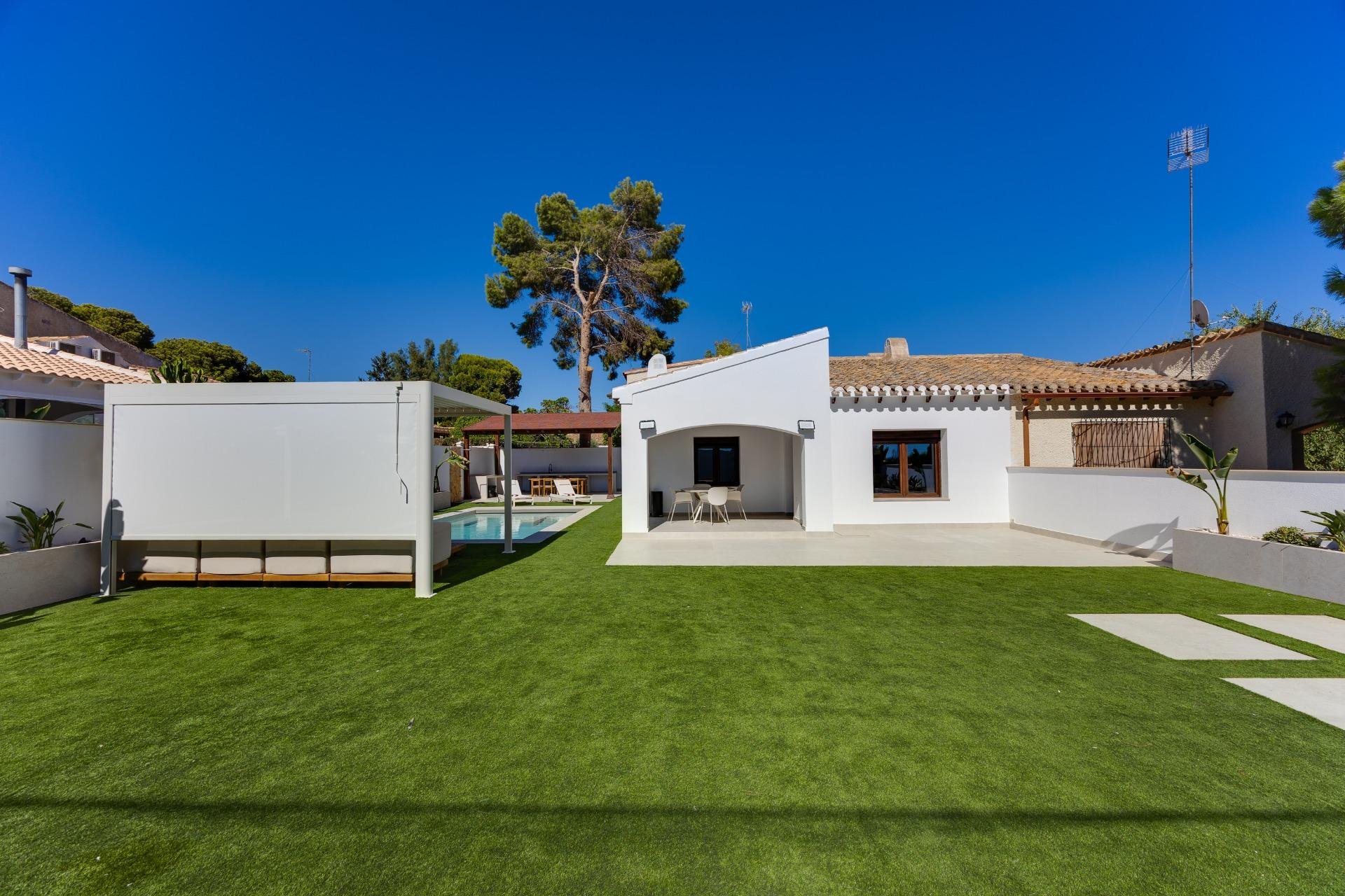Short Term Rental - Villa -
Orihuela Costa - Punta Prima