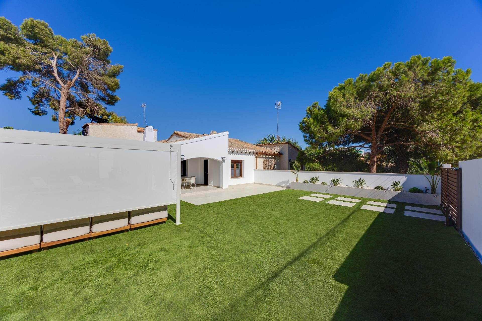 Short Term Rental - Villa -
Orihuela Costa - Punta Prima