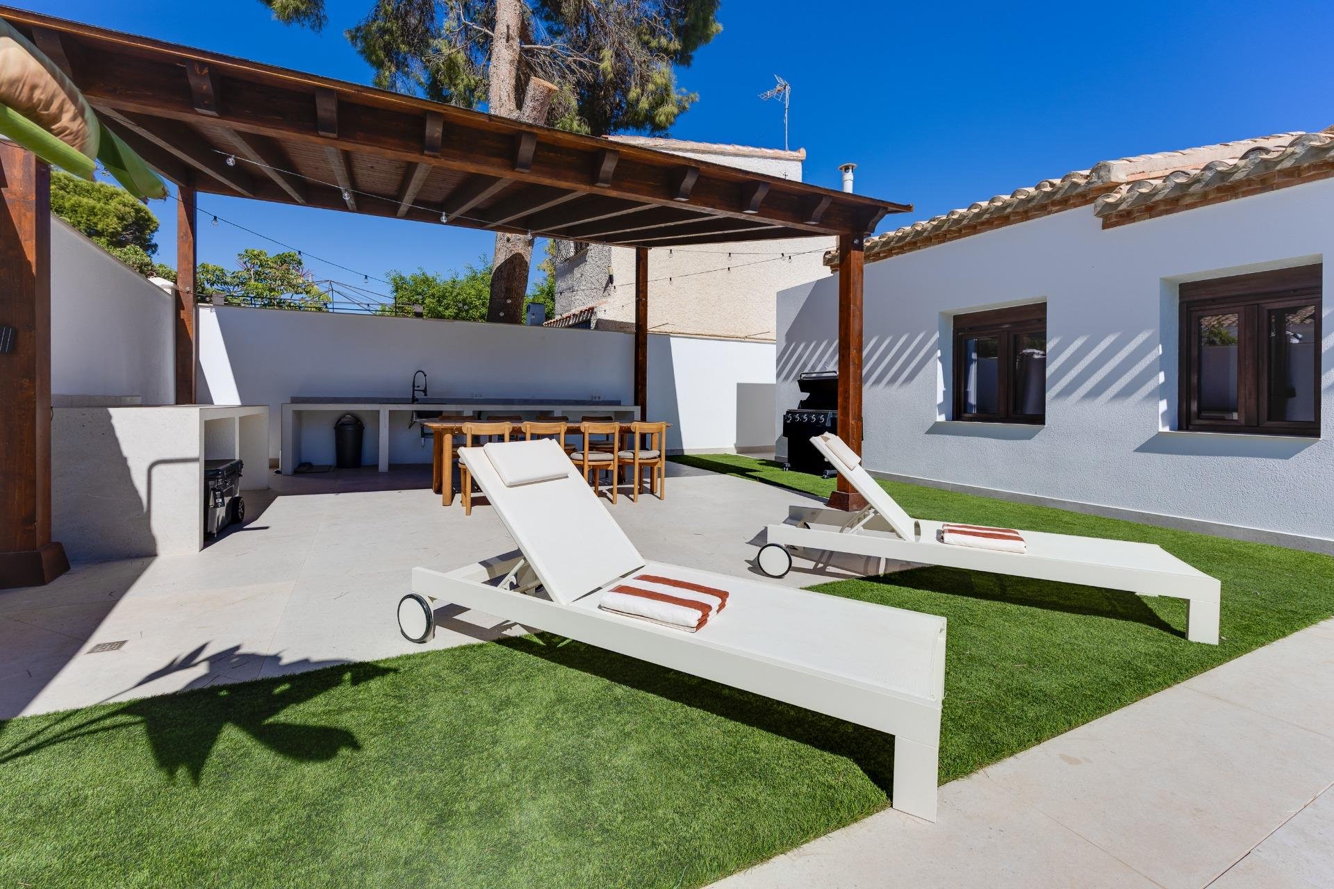 Short Term Rental - Villa -
Orihuela Costa - Punta Prima