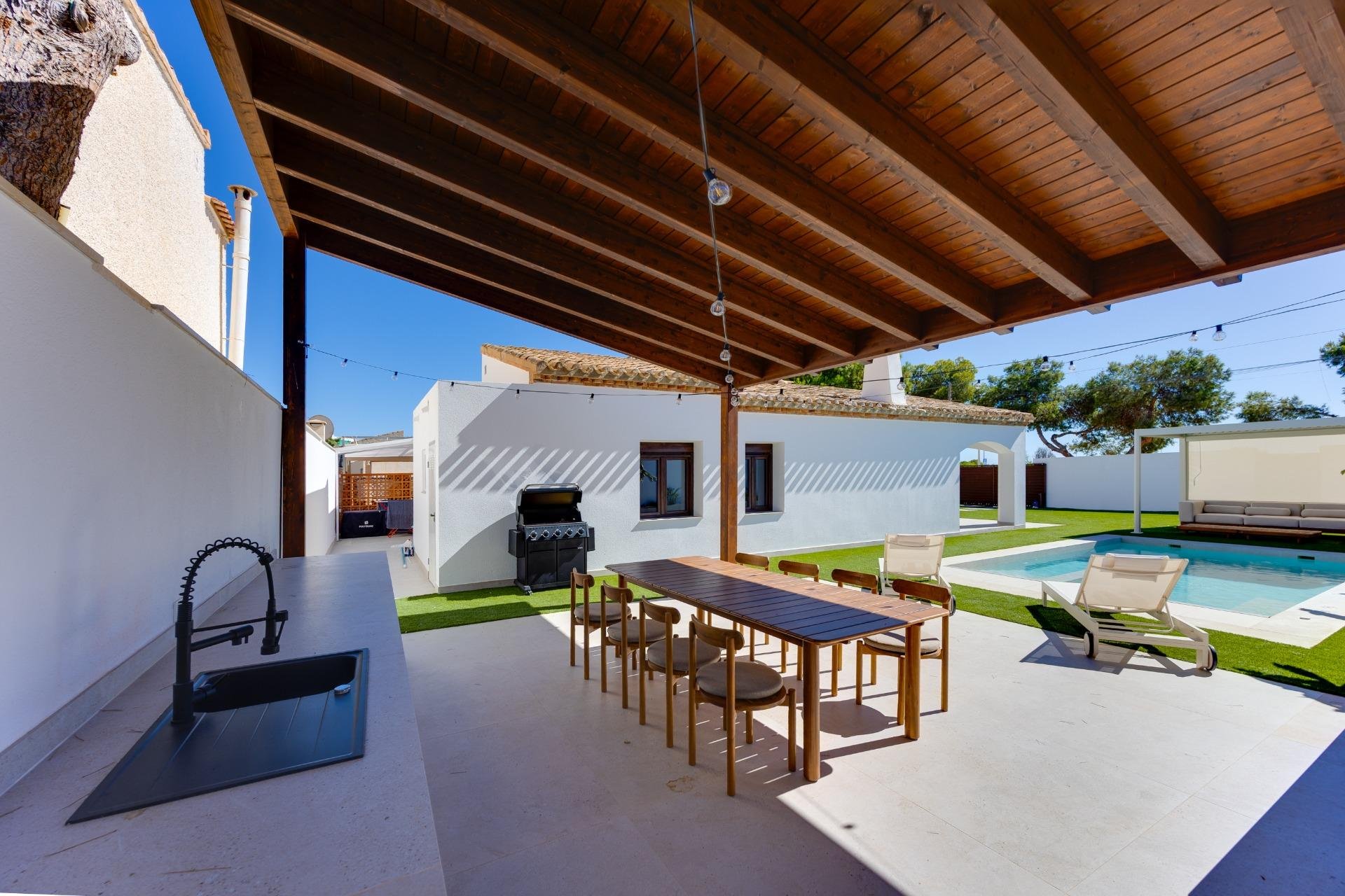 Short Term Rental - Villa -
Orihuela Costa - Punta Prima
