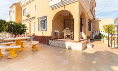 Terraced house - Återförsäljning - Orihuela Costa - Cabo Roig