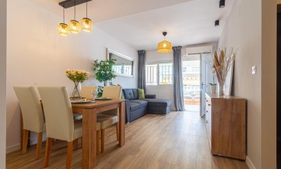 Terraced house - Herverkoop - Torrevieja -
                Los altos